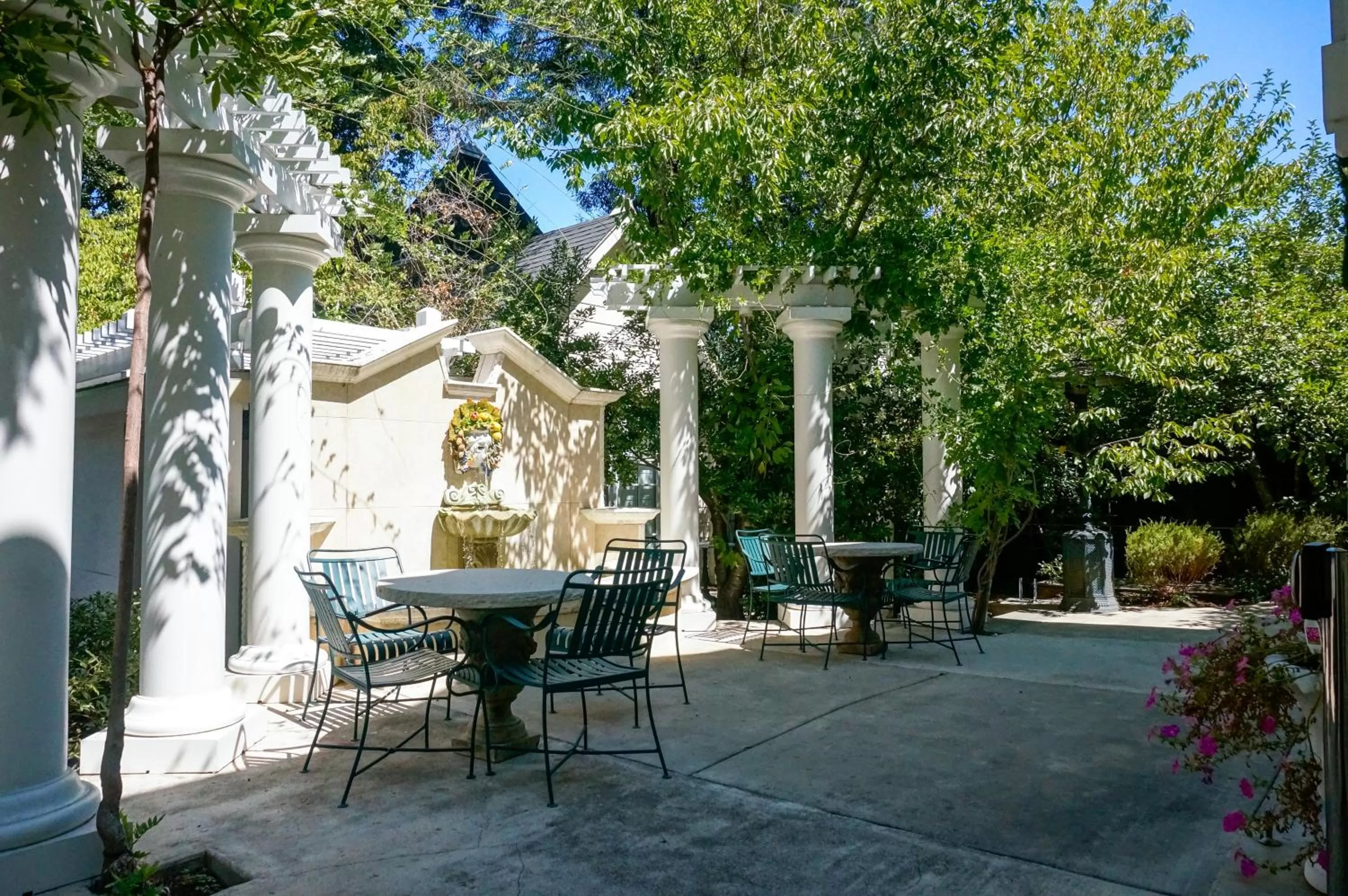 Facade/entrance in The Bergson, BW Signature Collection