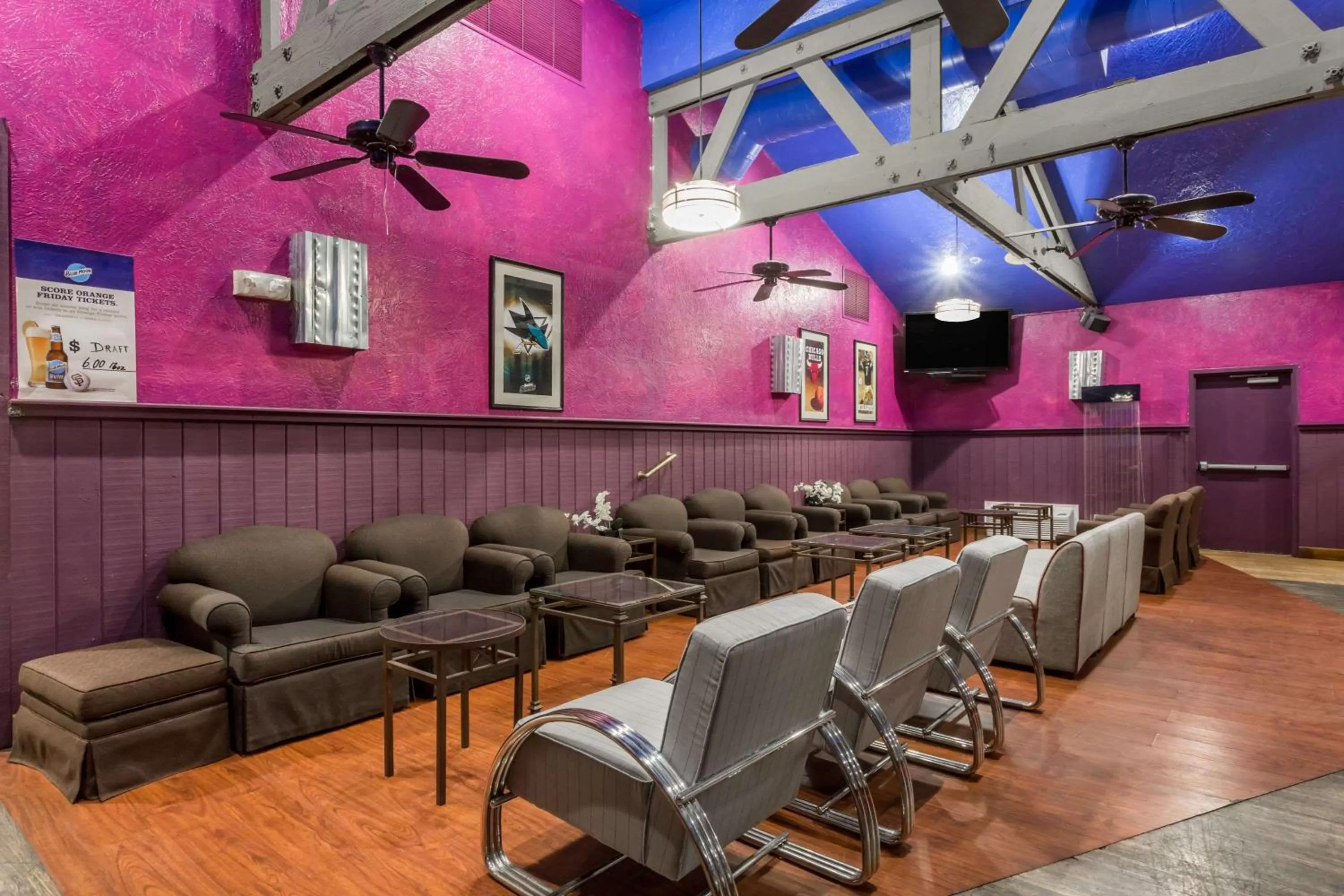 Lounge or bar in Wyndham Garden Silicon Valley