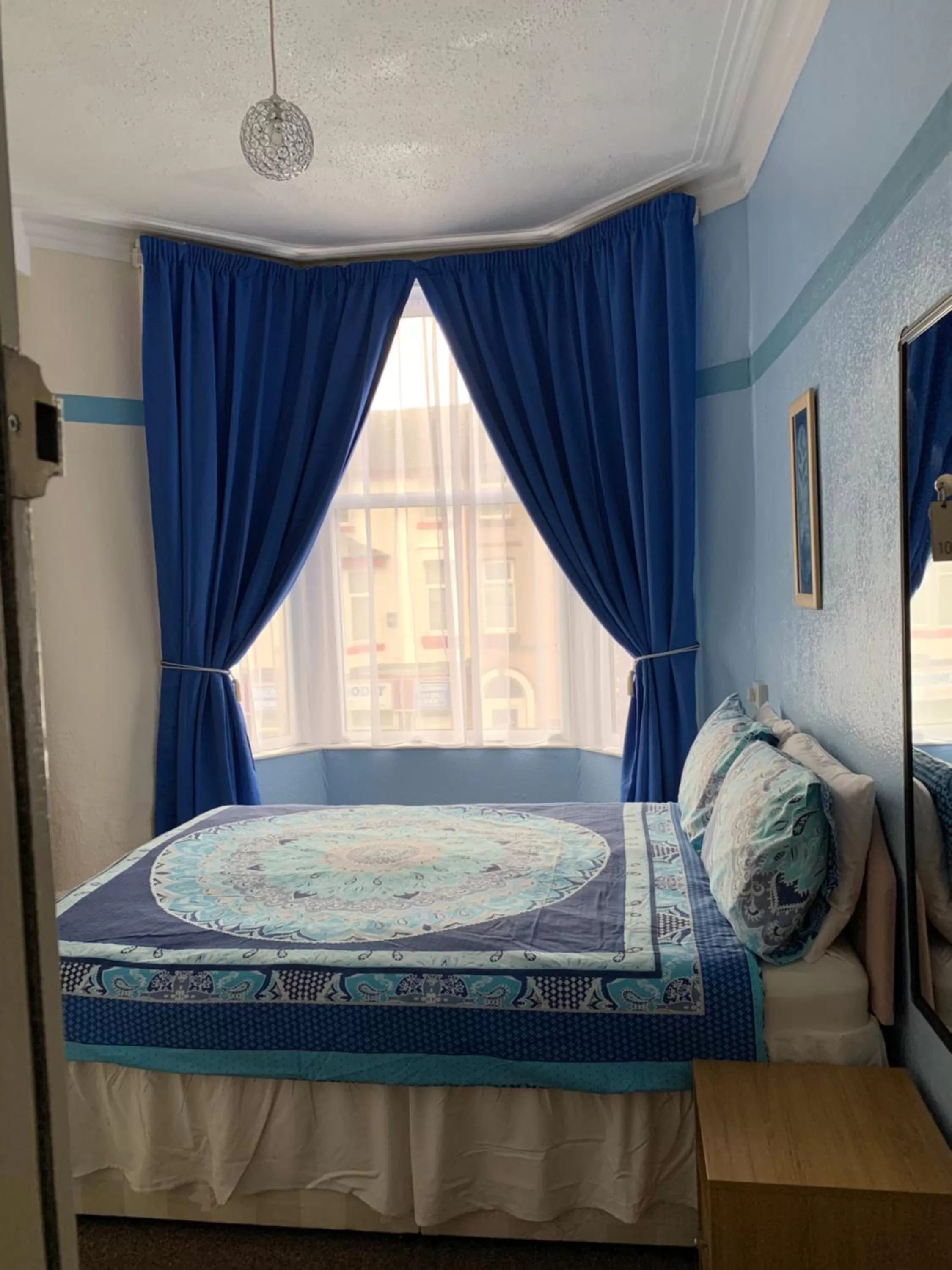 Bedroom, Bed in Alondra Hotel