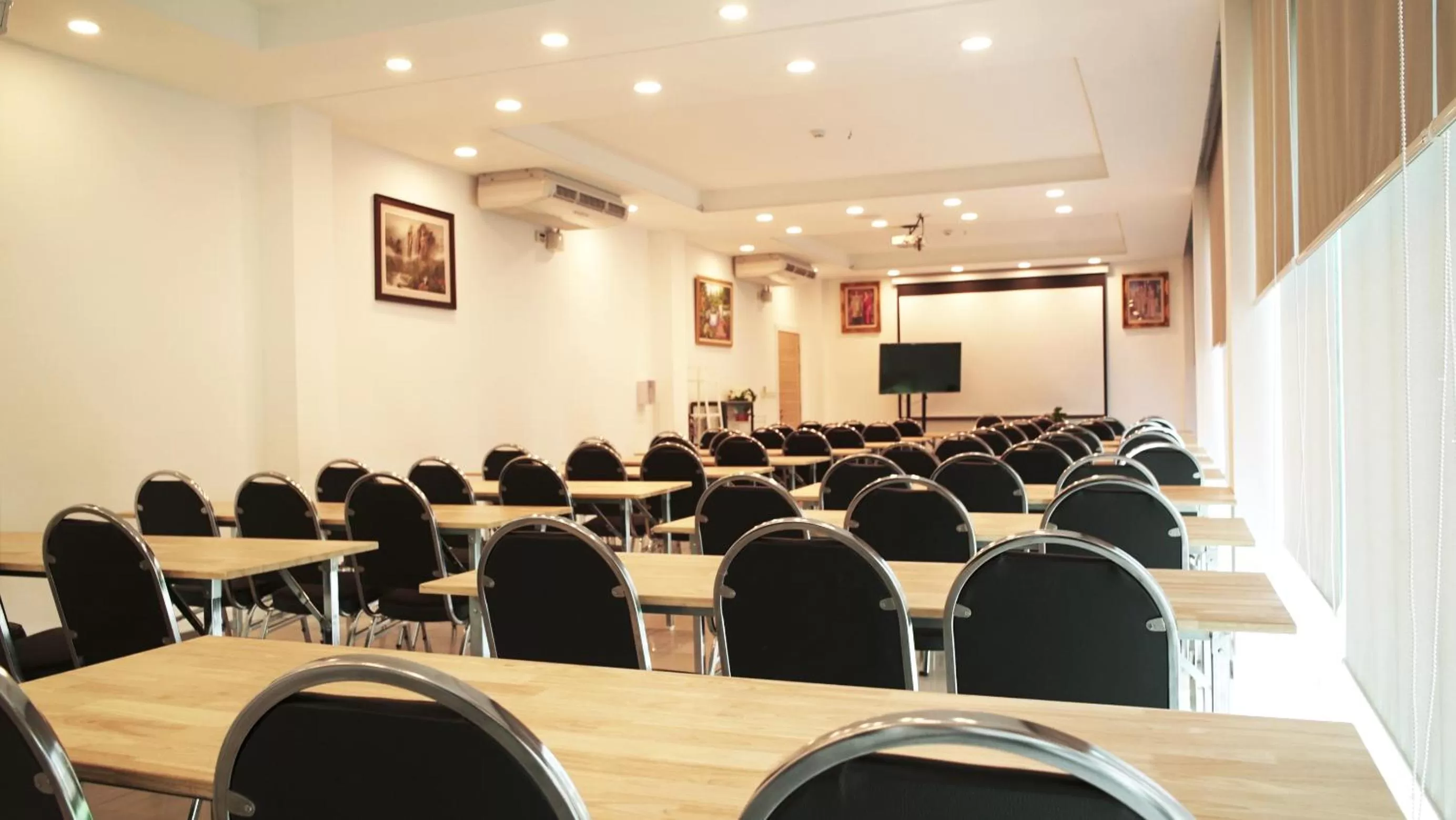 The White Garden Premier Saraburi