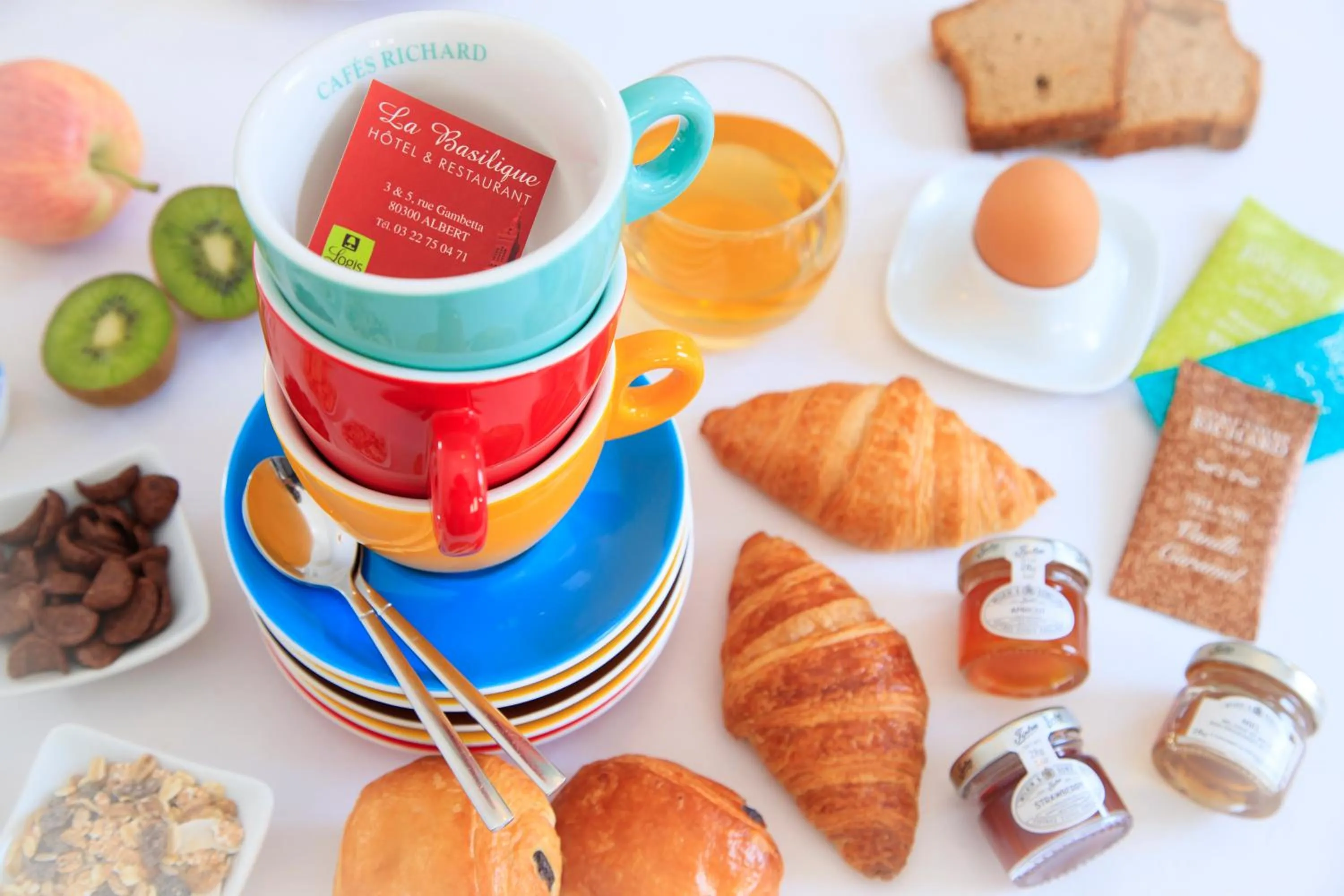 Buffet breakfast in Logis Hotel & Restaurant de la Basilique