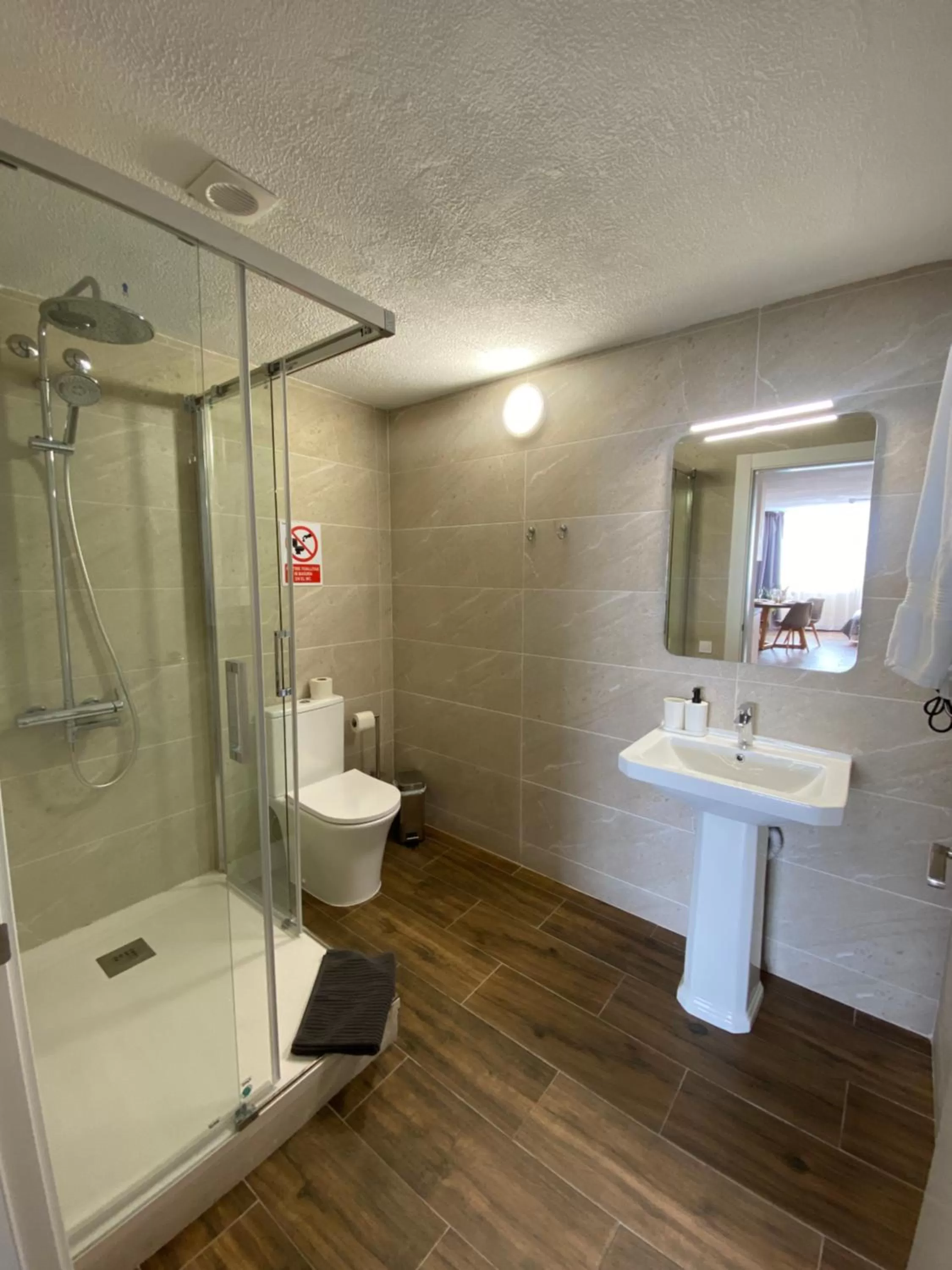 Shower in El Patio Hostal