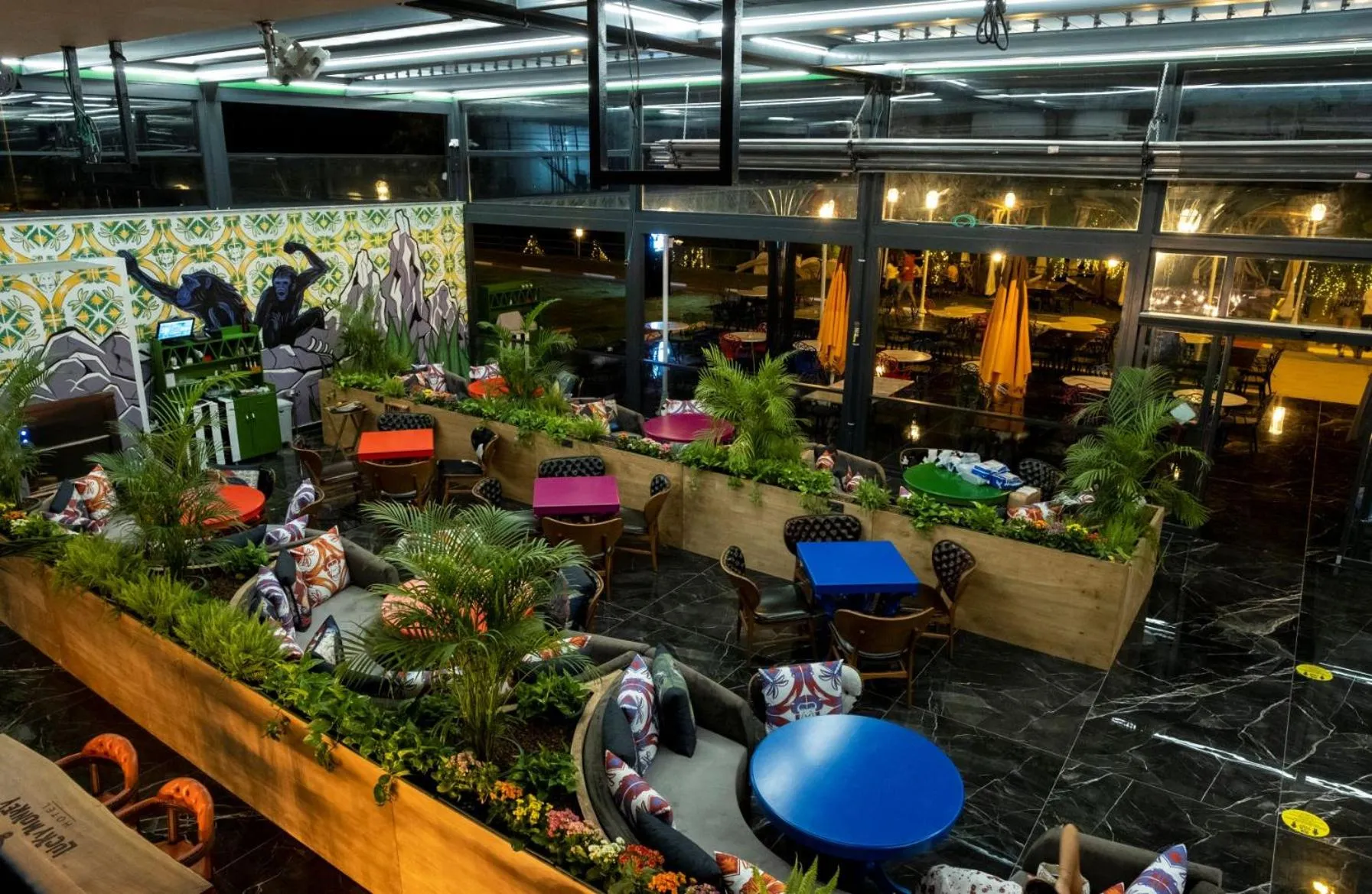 Restaurant/places to eat in Lucky Monkey Hotel