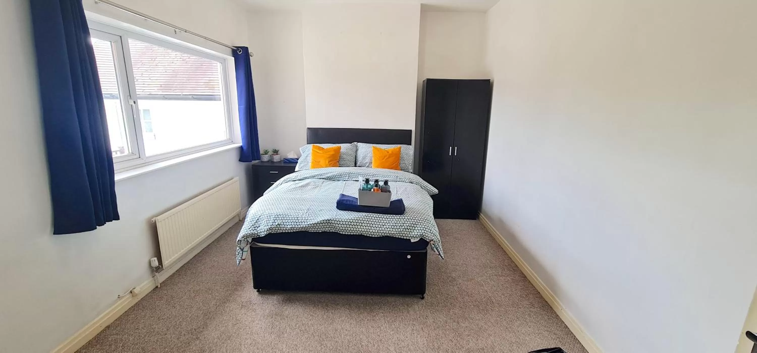 Bed in 44a Bathurst Walk