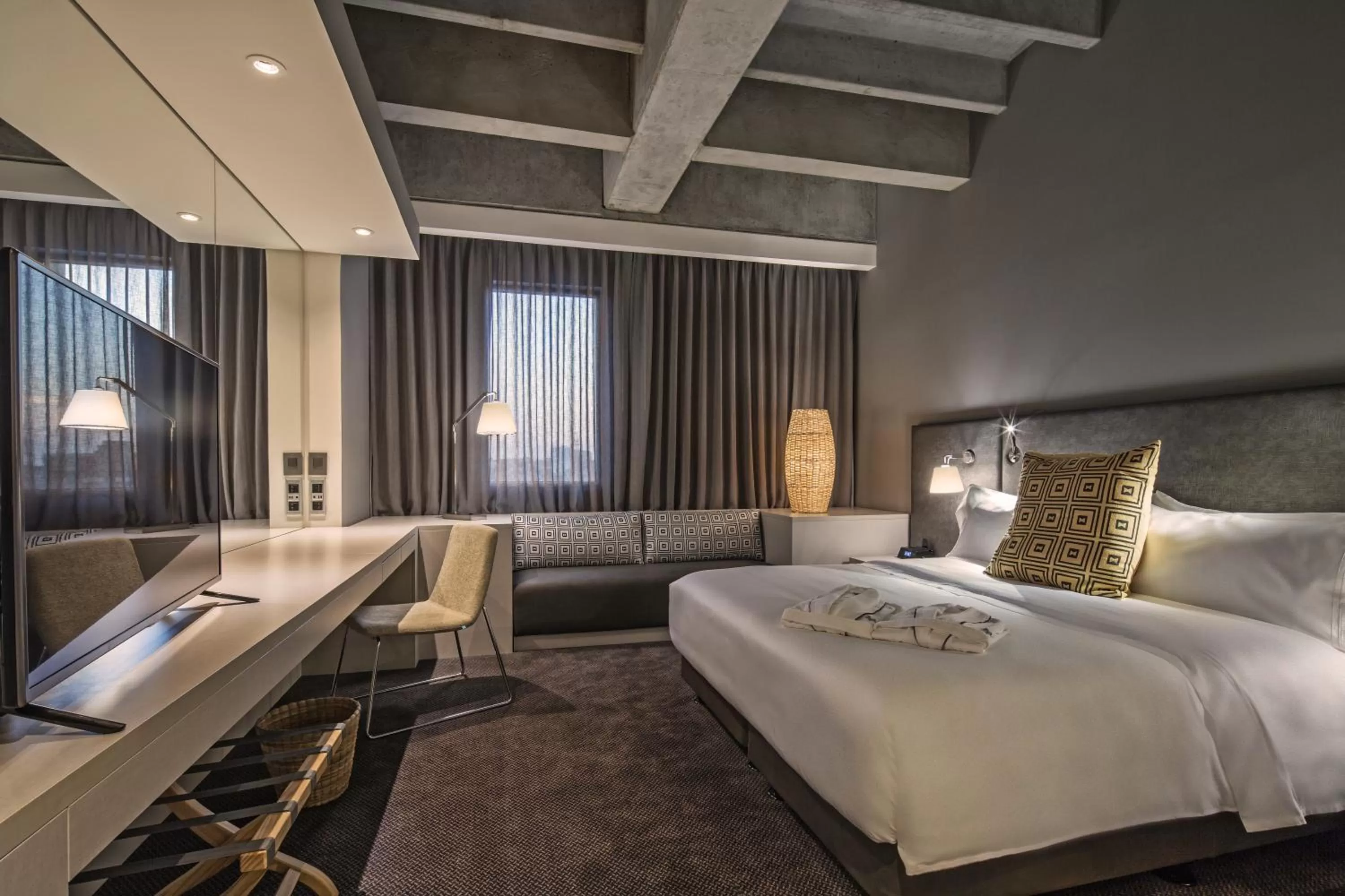 Standard King Room in Movich Buro 51