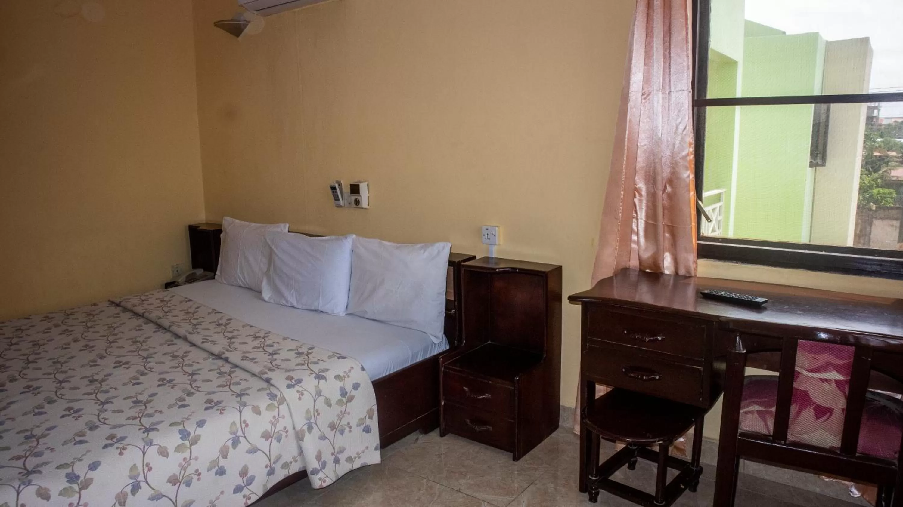 Bedroom, Bed in Pekan Hotel