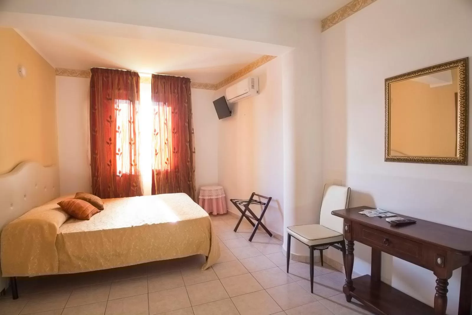 Bed in Carlo V - Holiday Rooms