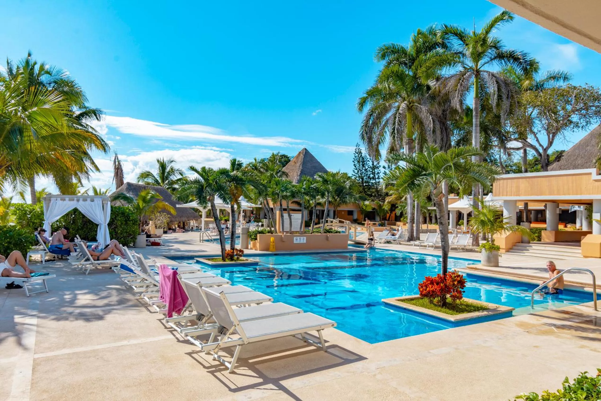 Swimming pool in Puerto Aventuras Hotel & Beach Club