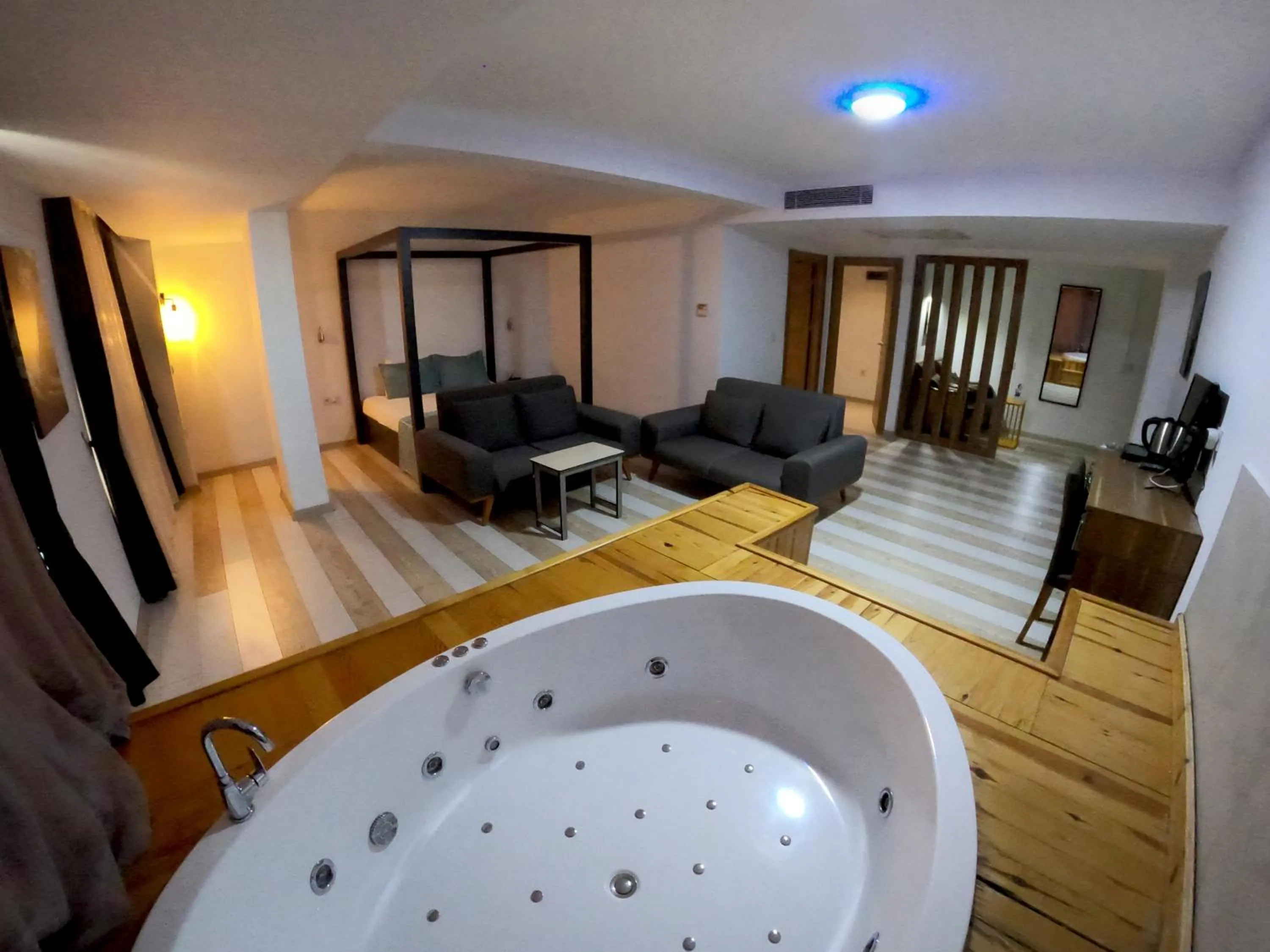 Photo of the whole room in On Hotel