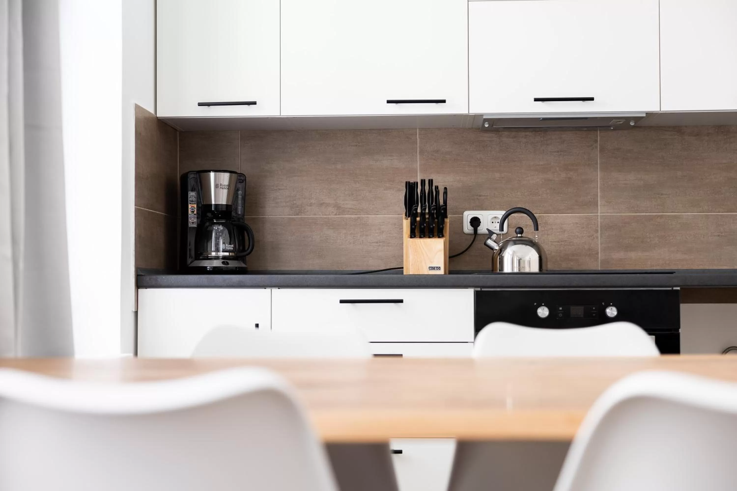 Kitchen or kitchenette in Apartments am Neuen Theater - Altstadt - Zentral - Küche - Wifi - Powered by Ko-Living