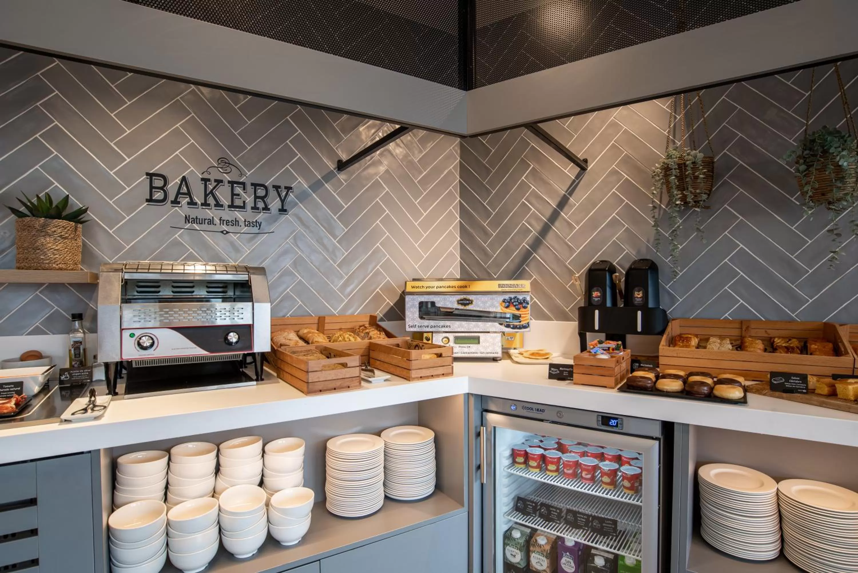 Buffet breakfast in Hotel Bed4U Santander