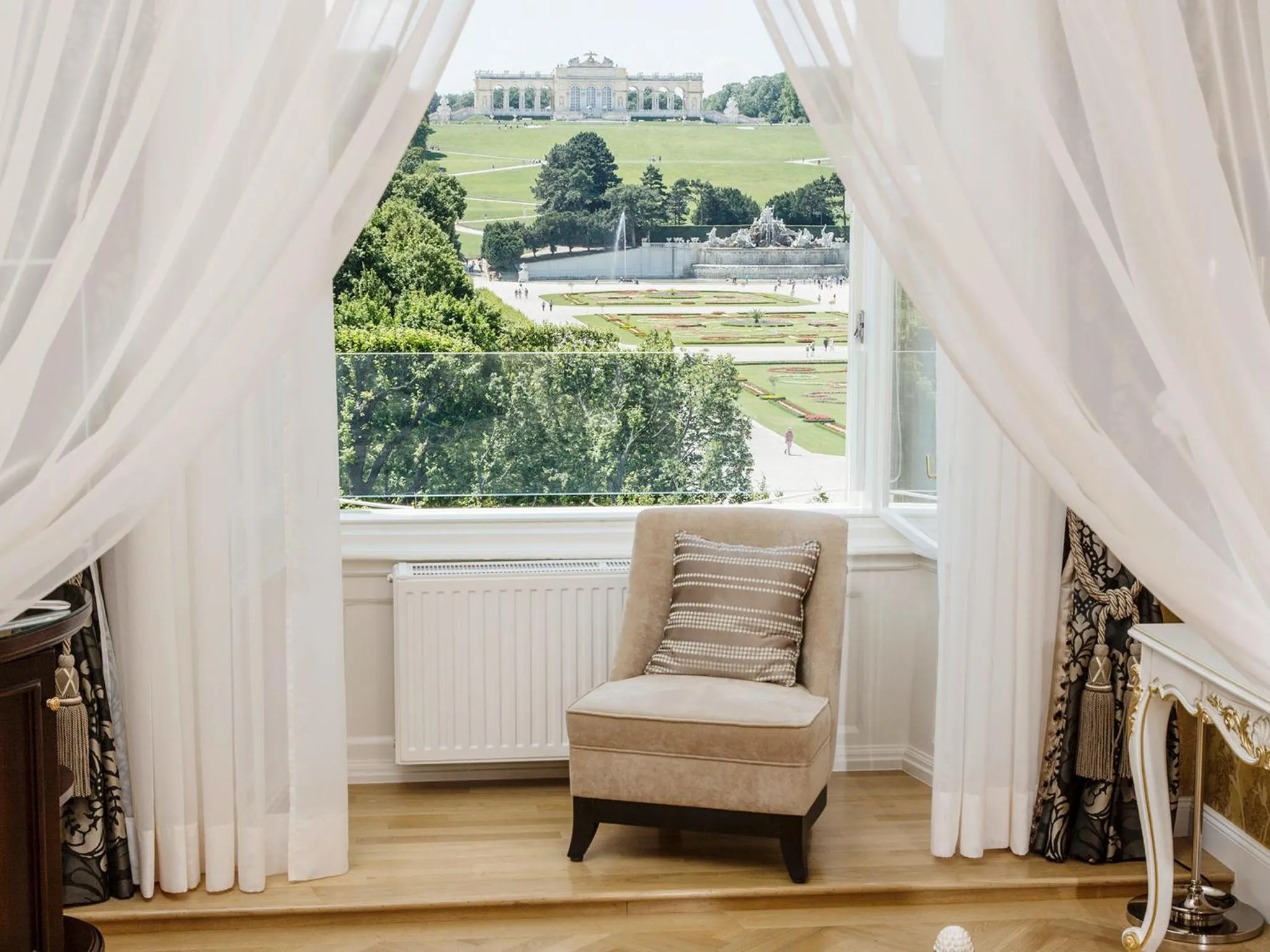 Landmark view in Schloß Schönbrunn Grand Suite