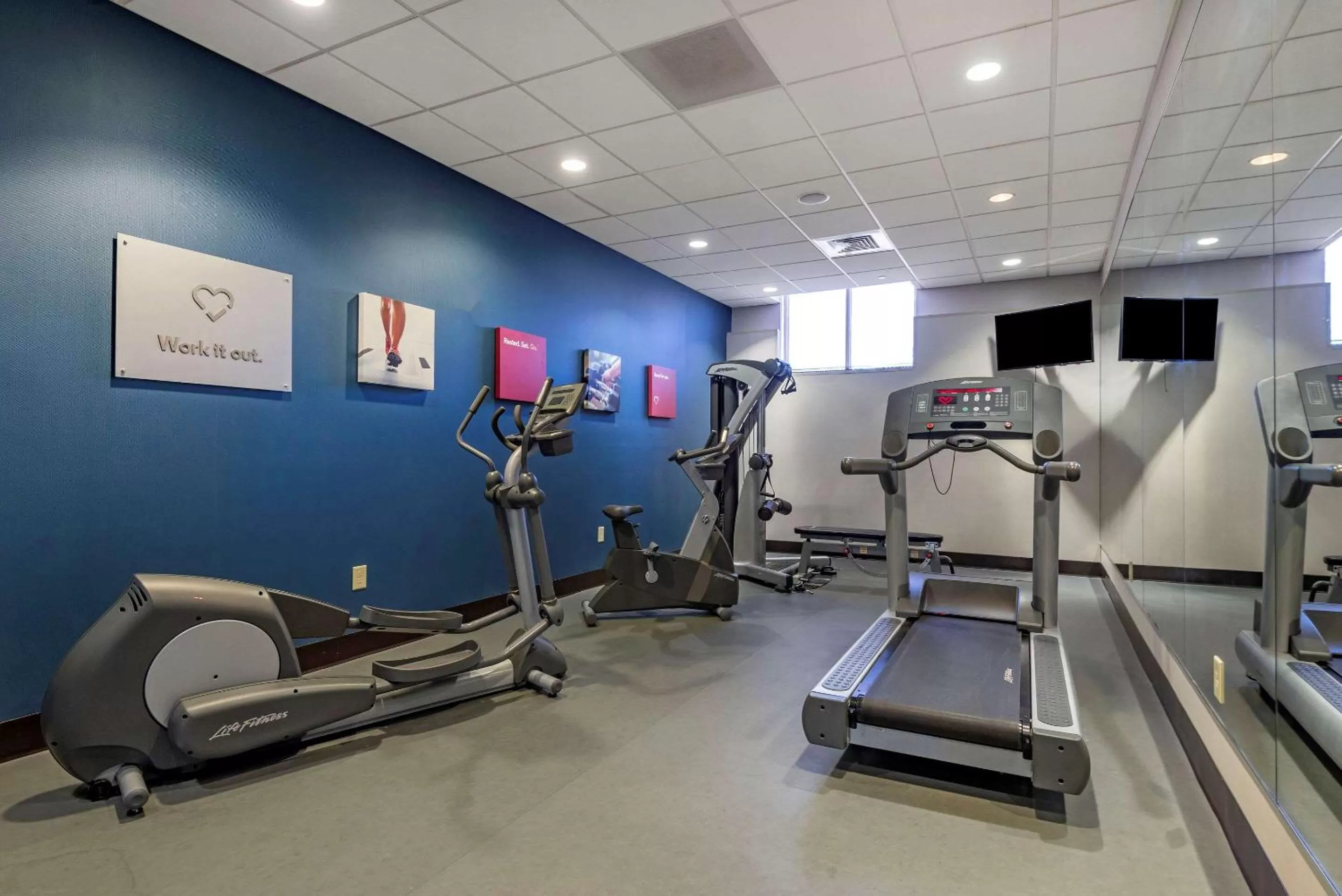 Fitness centre/facilities in Comfort Suites Huntersville near Lake Norman