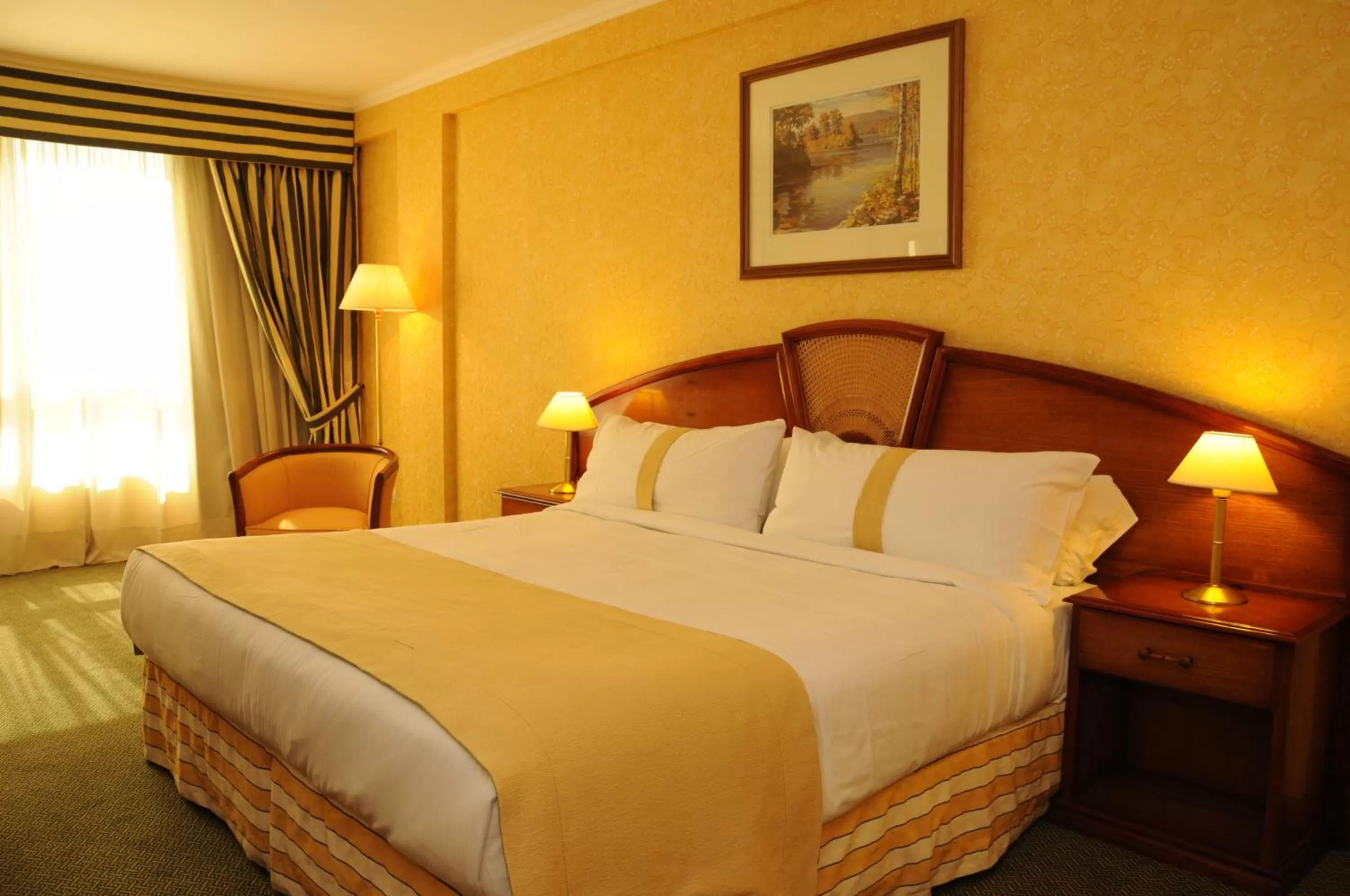 Superior King Room in InterTower Hotel