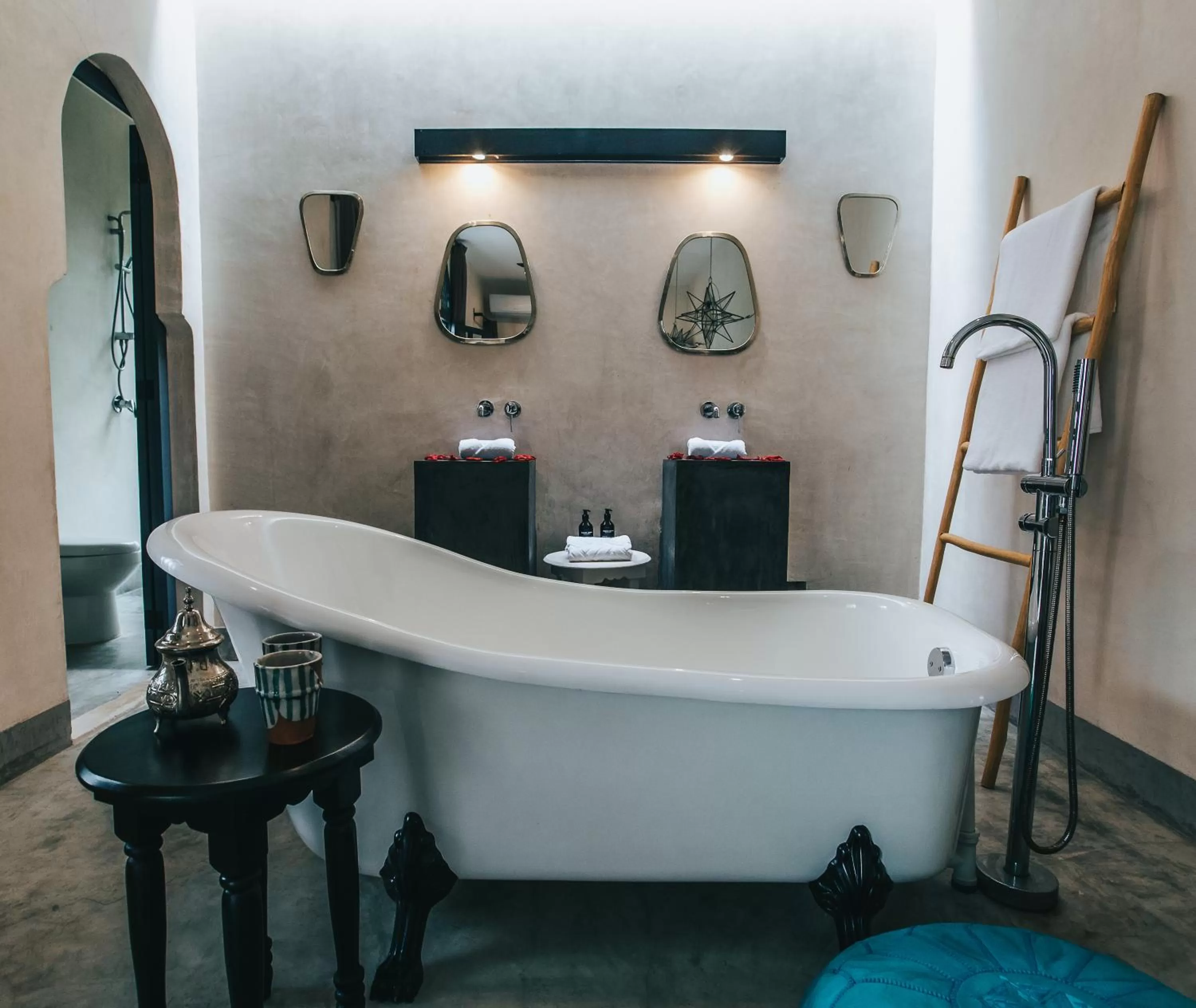 Bed, Bathroom in Ambre & Epices Jungle Hotel & Spa