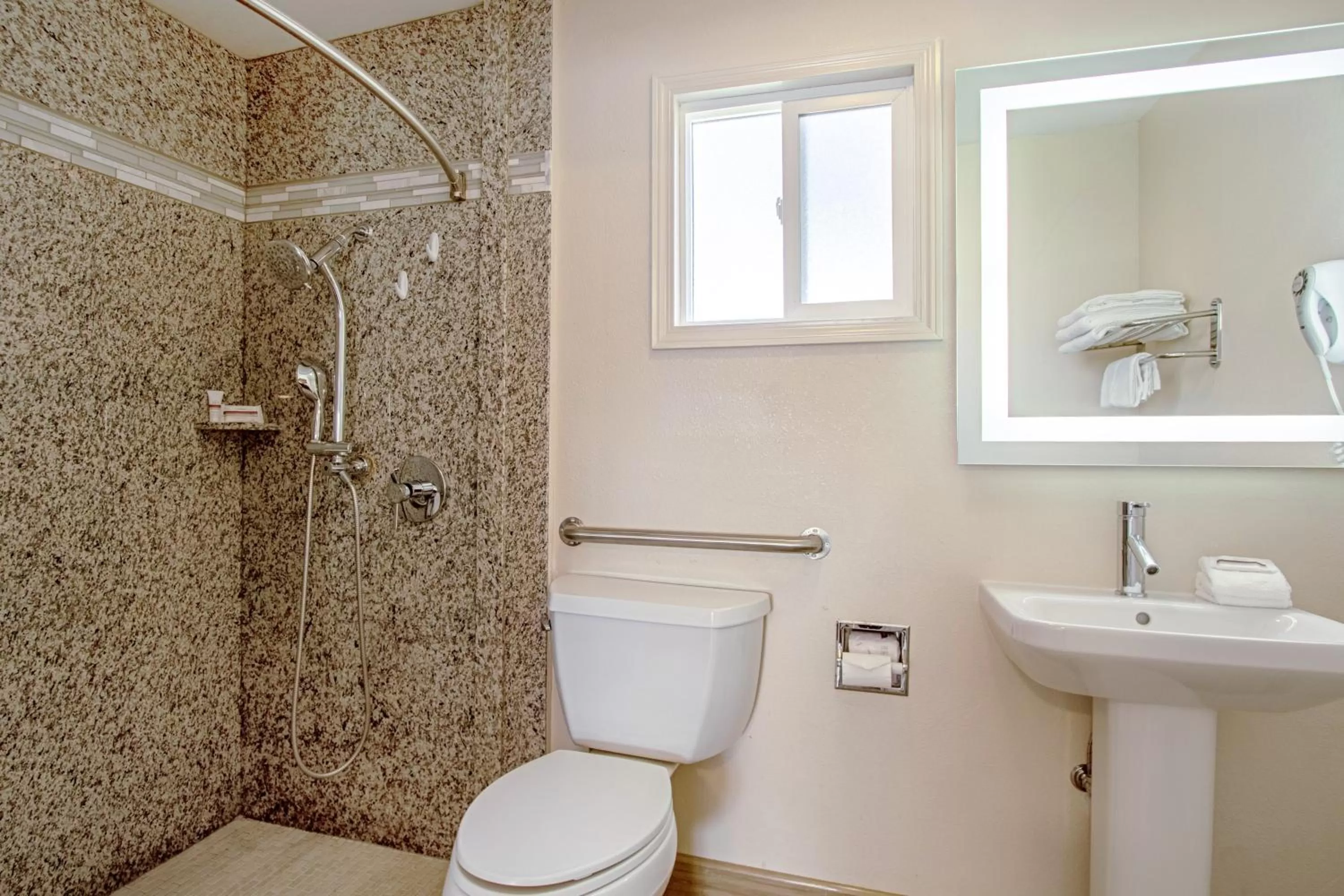 Photo of the whole room in Red Roof Inn & Suites Monterey