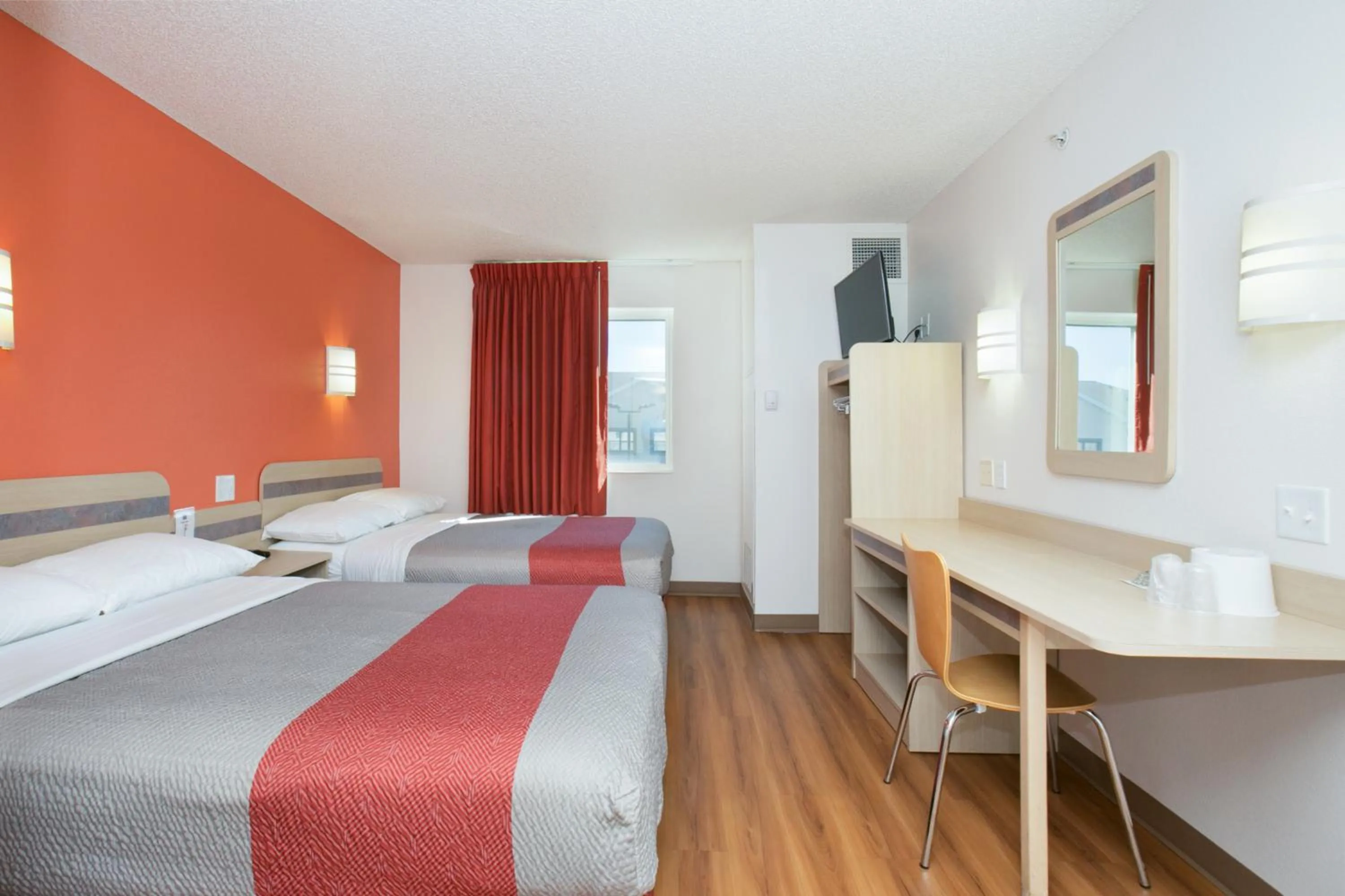 Bedroom, Bed in Motel 6-Brooklyn Center, MN - Minneapolis