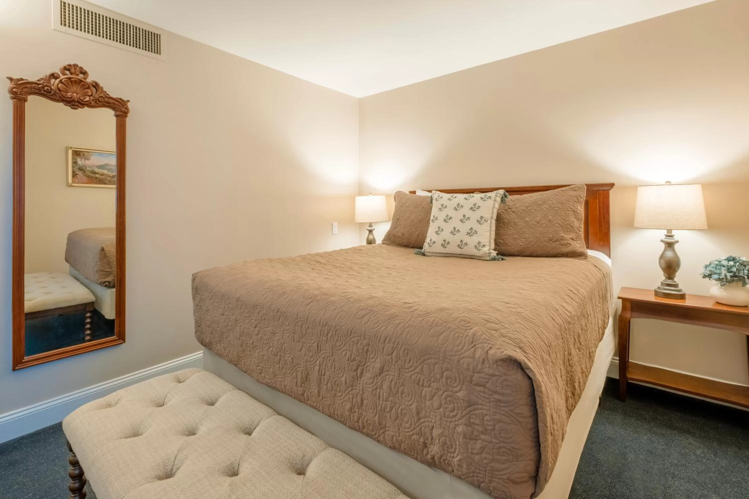 Bed in Red Coach Inn