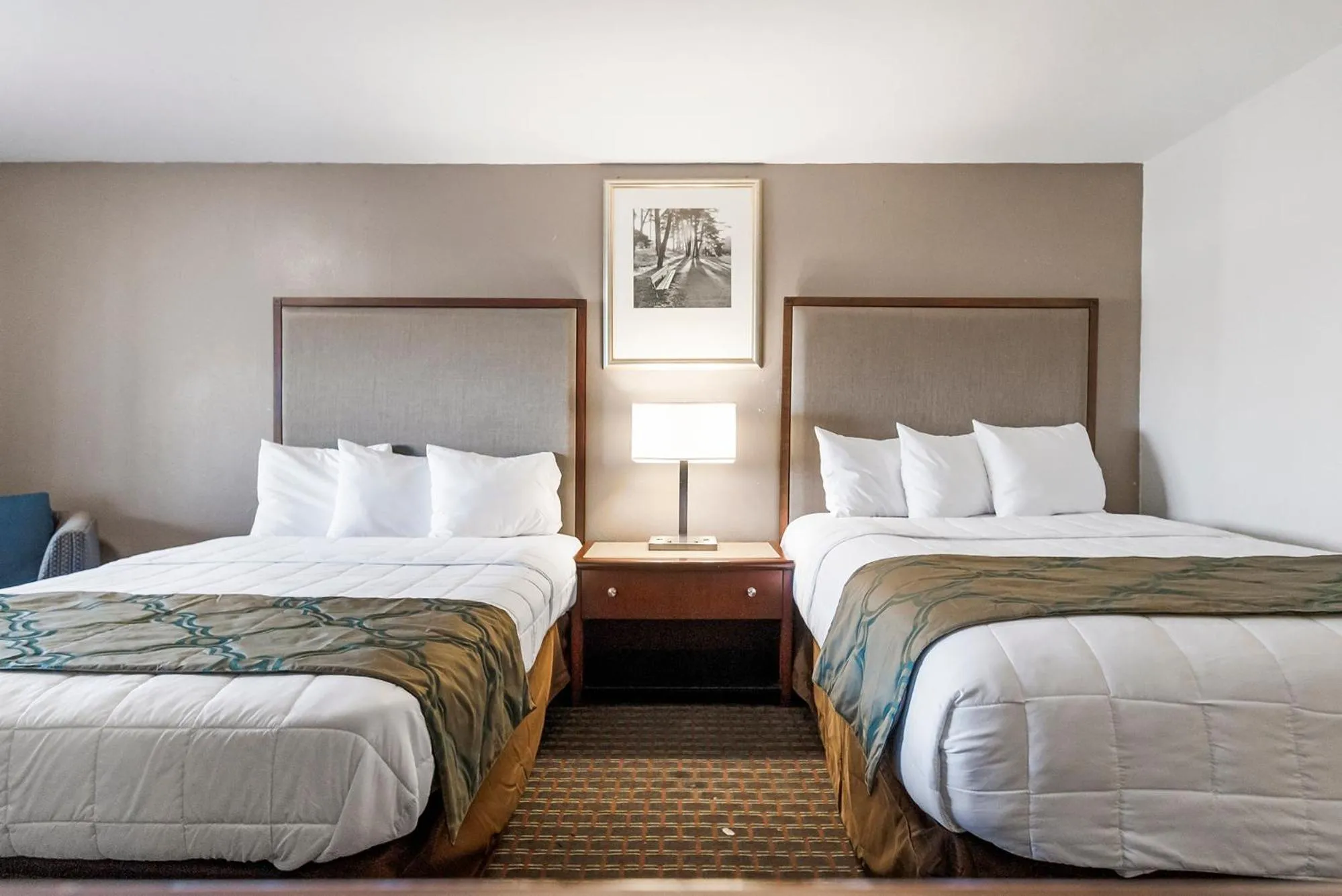 Bed in Heritage Inn Express Hayward