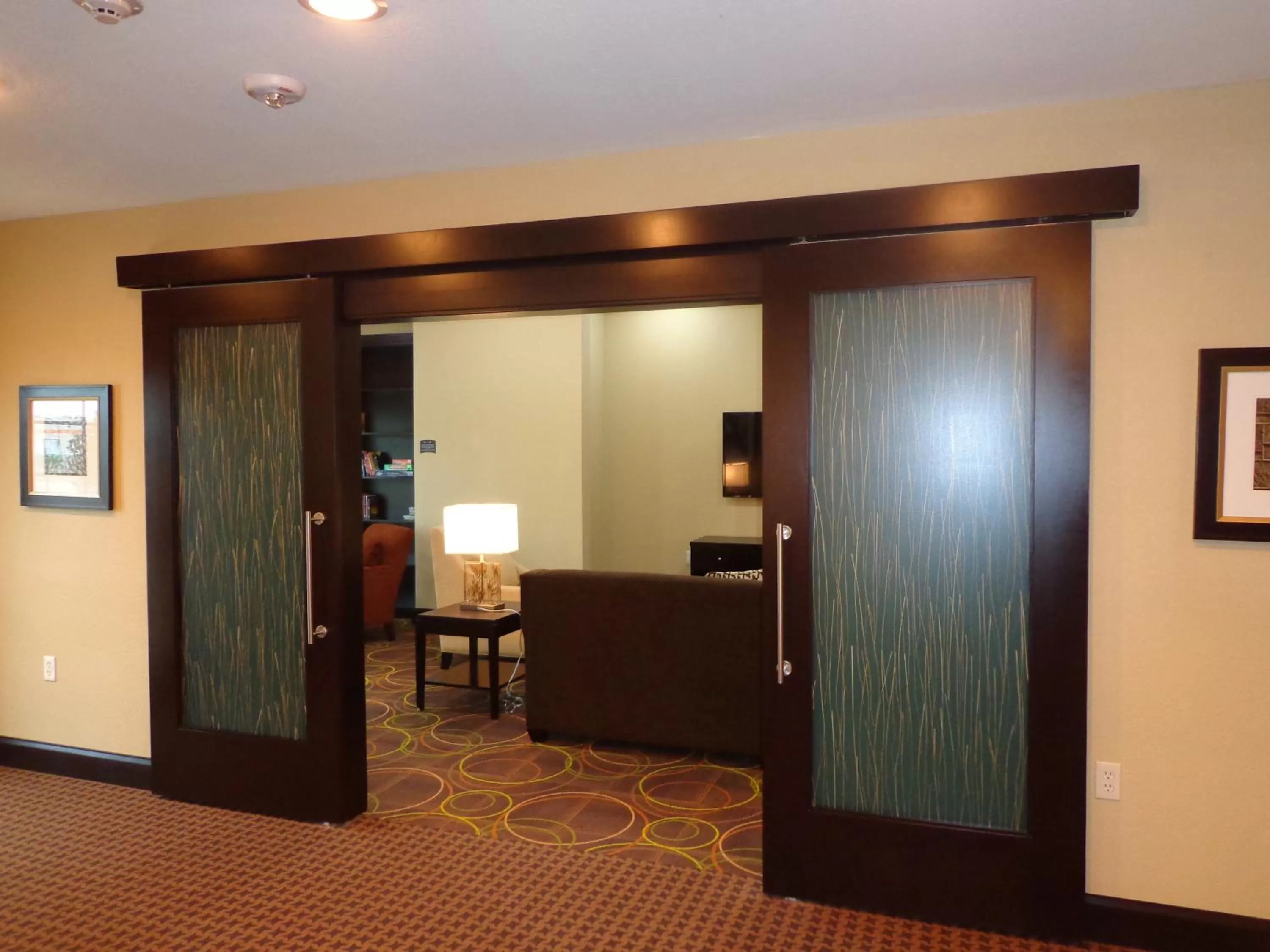 Decorative detail in Staybridge Suites Longview by IHG