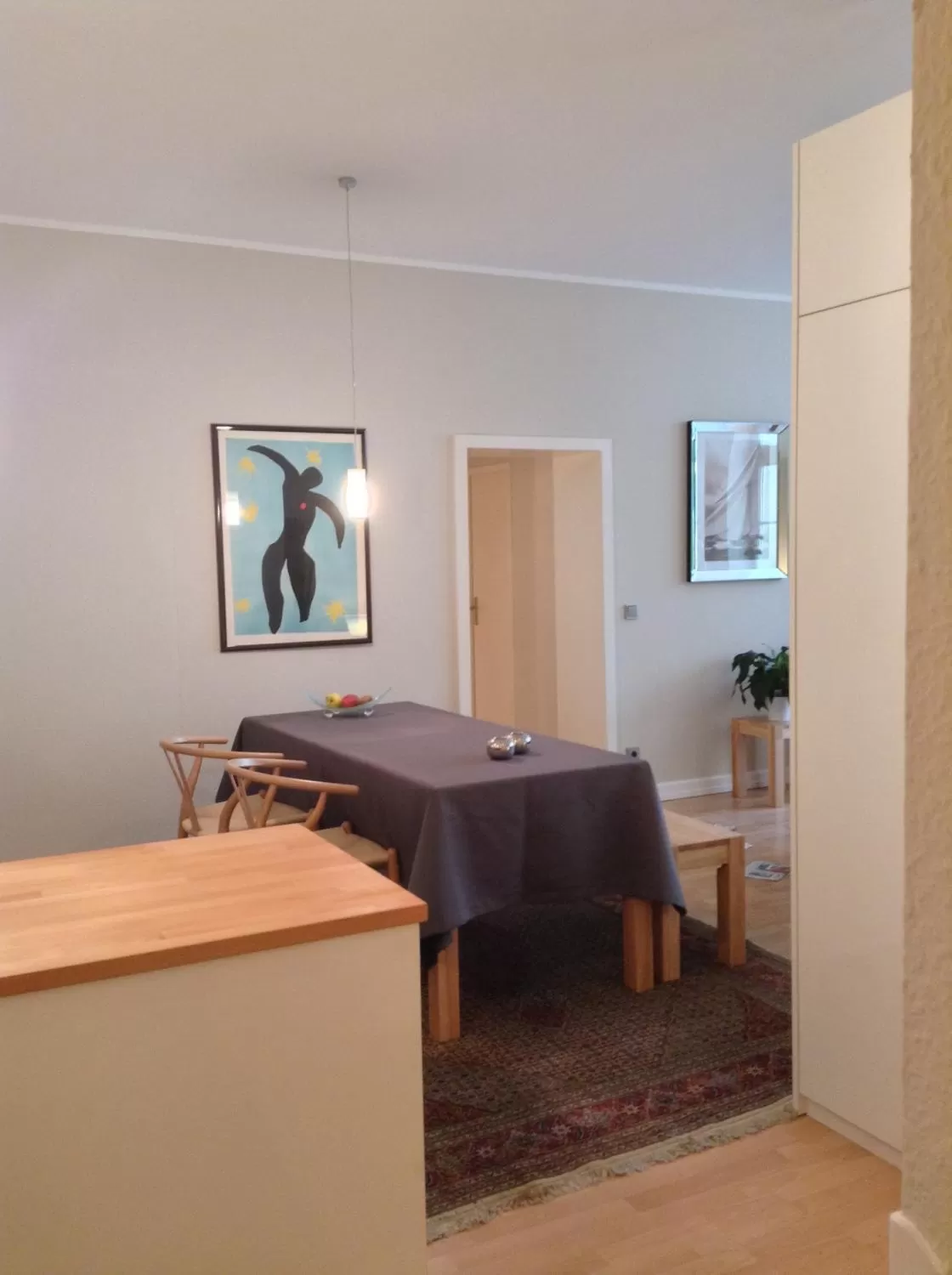 Photo of the whole room in Carlstadt Suites Düsseldorf