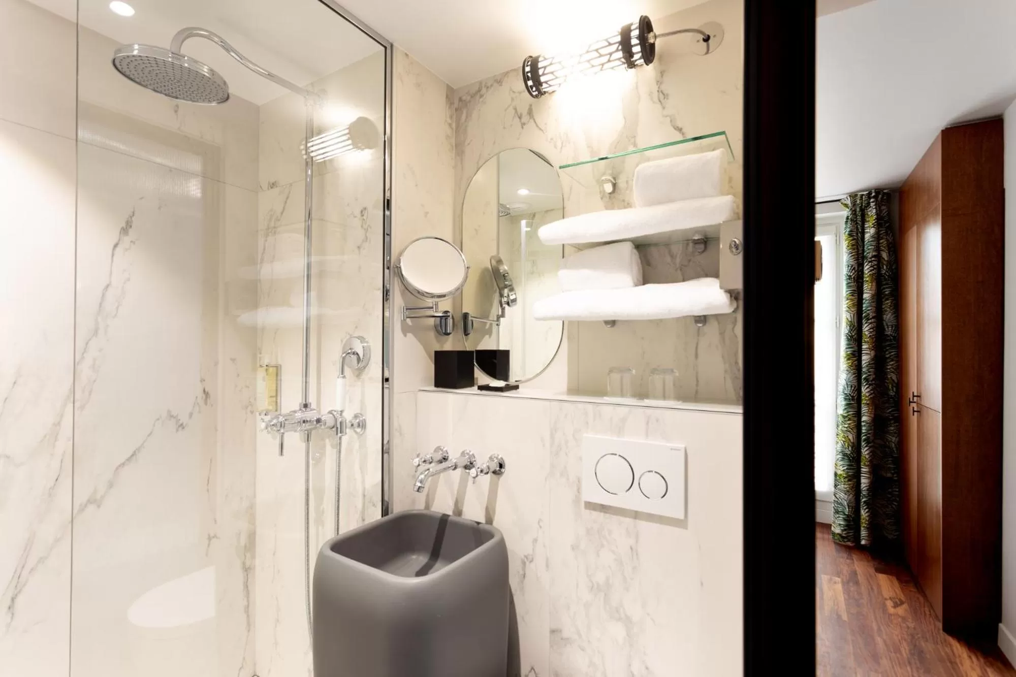 Bathroom in Bonsoir Madame