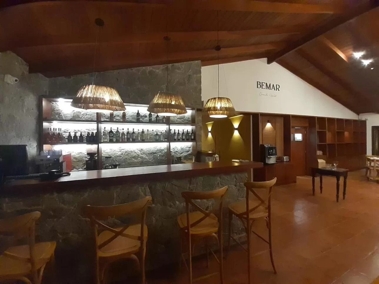Restaurant/places to eat in Bemar Carmelo Hotel