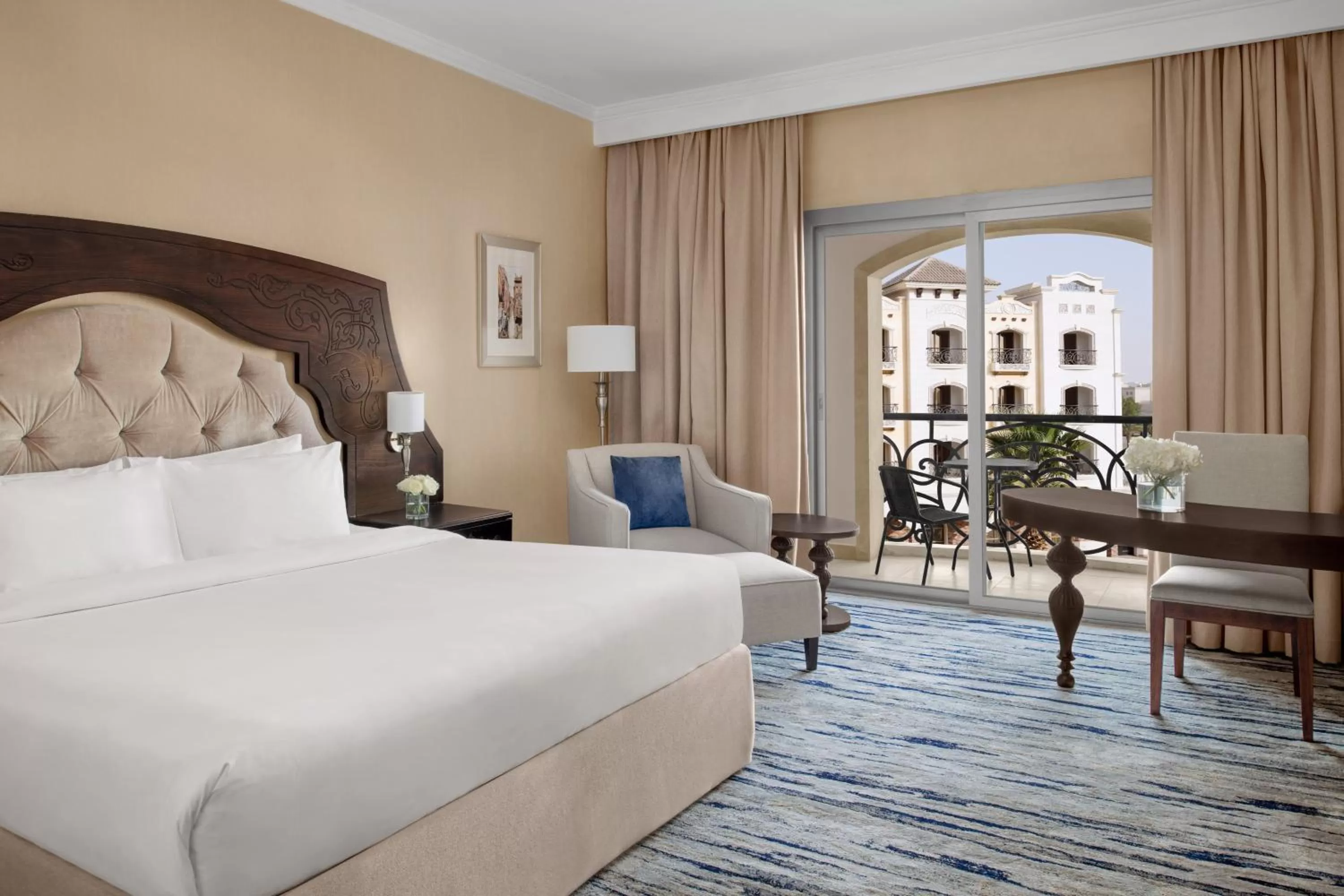 Photo of the whole room, Bed in Crowne Plaza Riyadh Al Waha by IHG