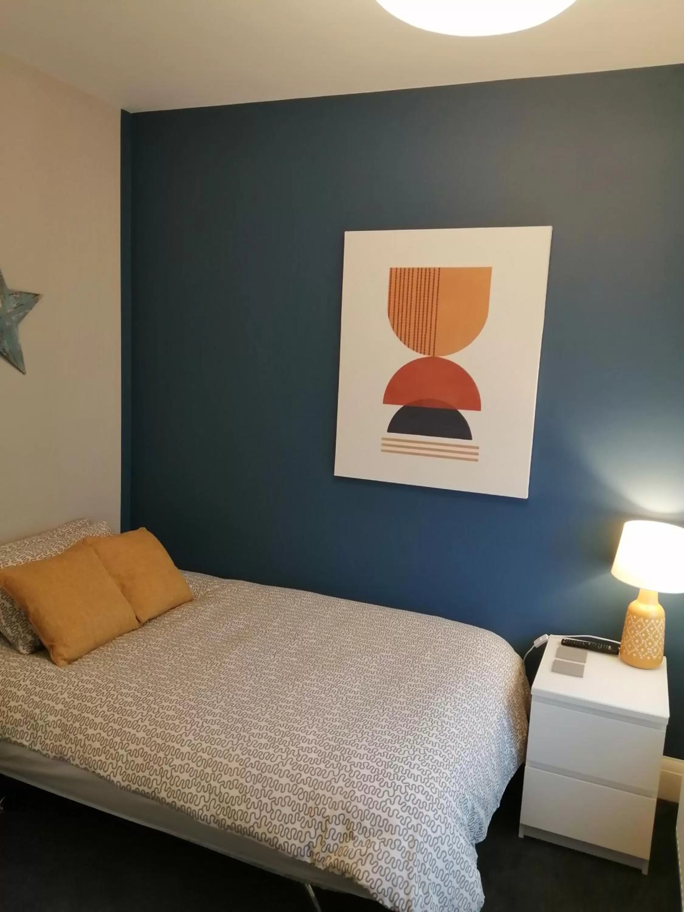 Bed in Lazy Days B&B