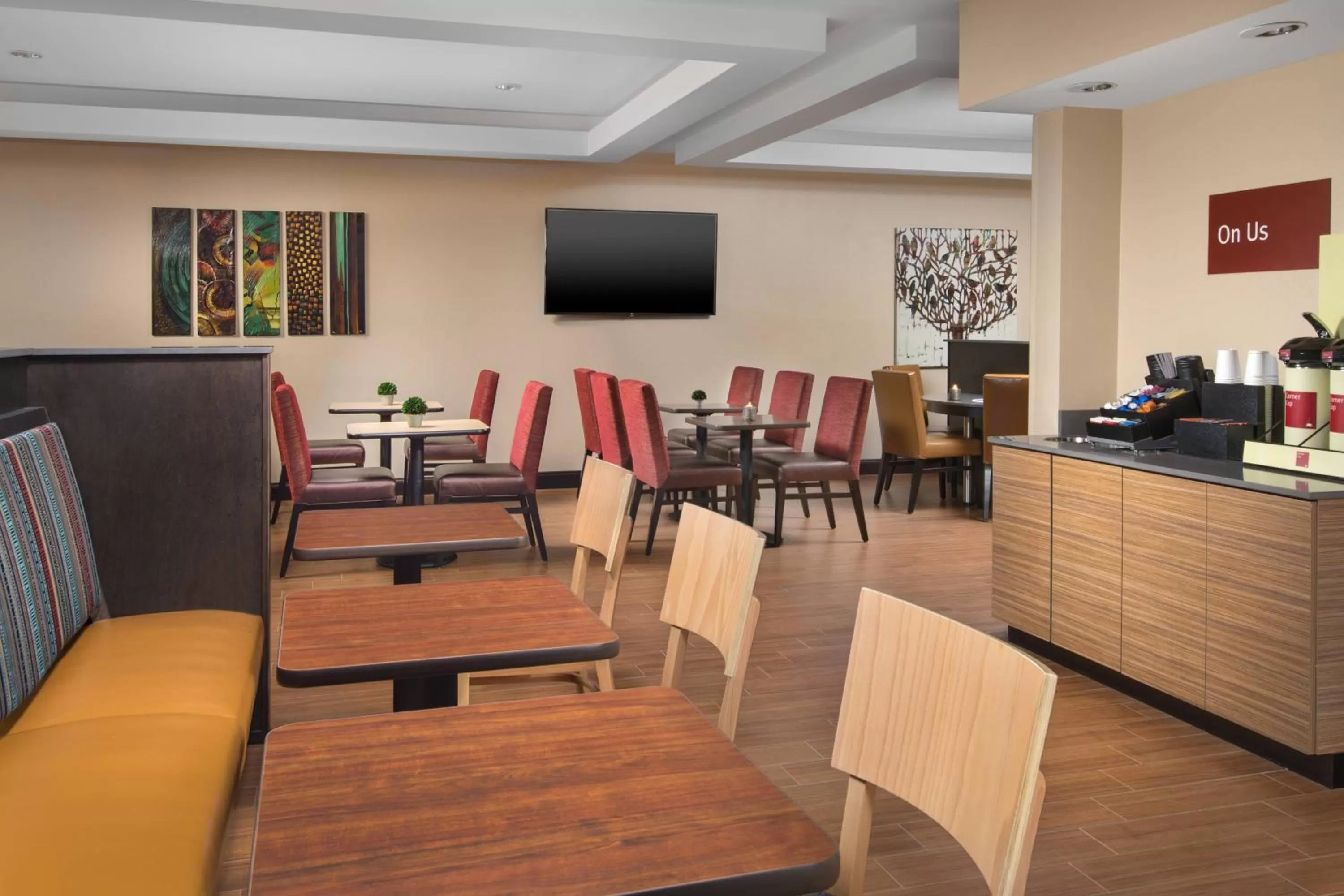 Breakfast in TownePlace Suites by Marriott Nashville Smyrna