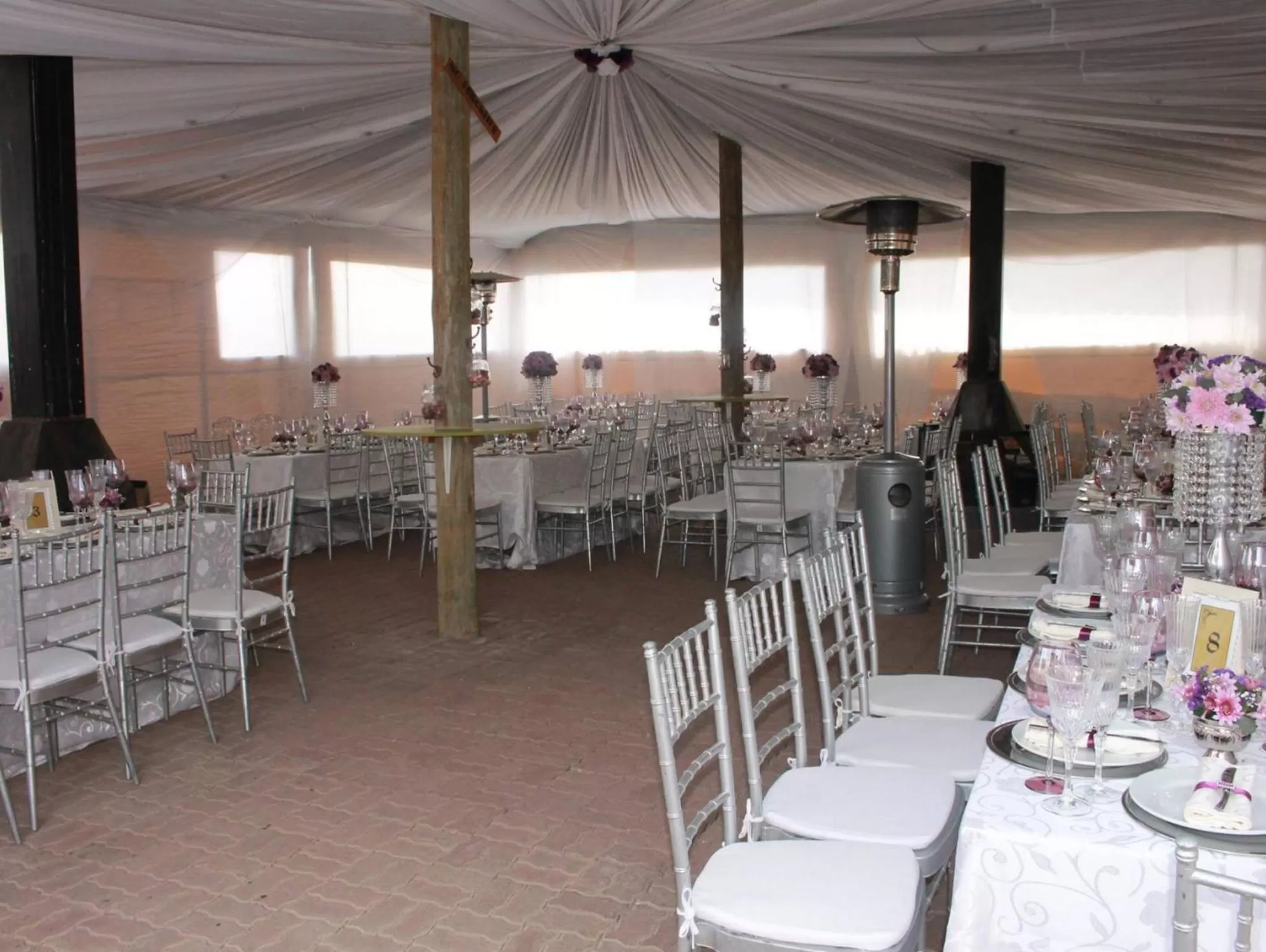 Restaurant/places to eat in Hokahanya Inn & Conference Centre