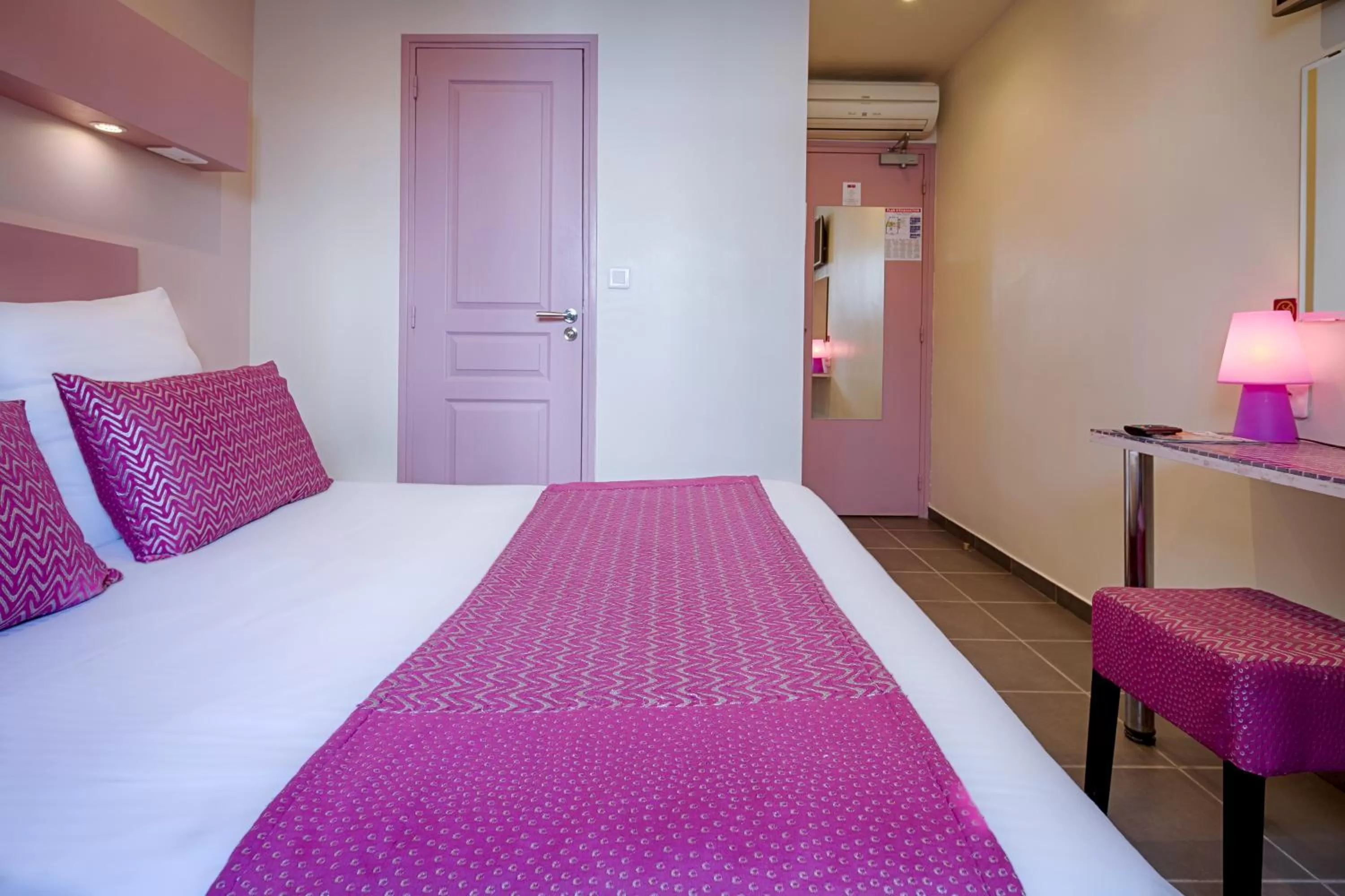 Bedroom, Bed in Pink Hotel