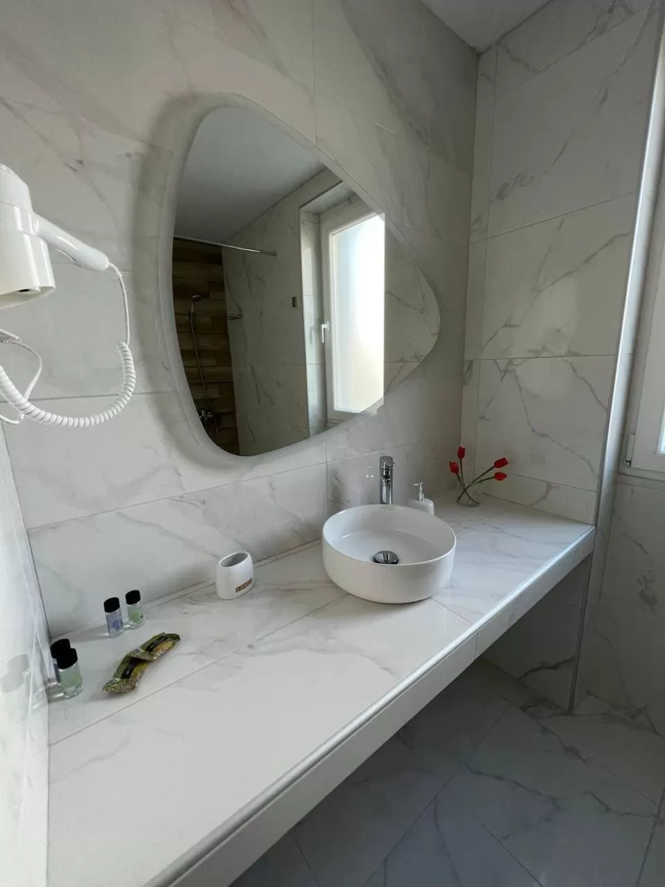 Bathroom in Elefsinian Mysteries Apartments