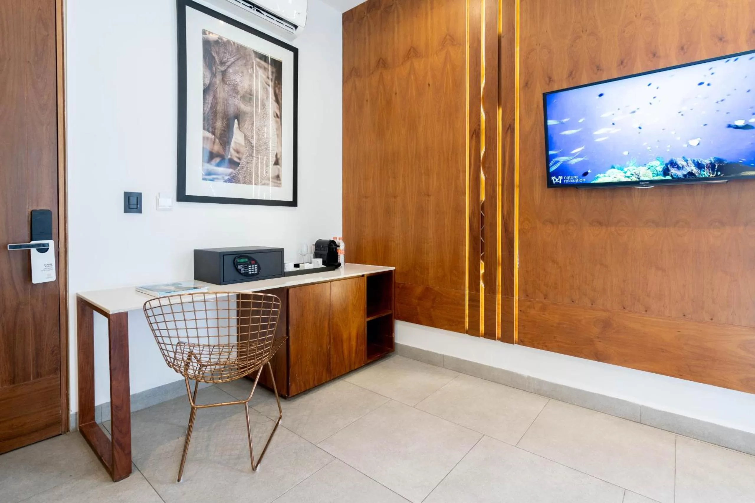 Area and facilities in IT Boutique Hotel & Restaurant