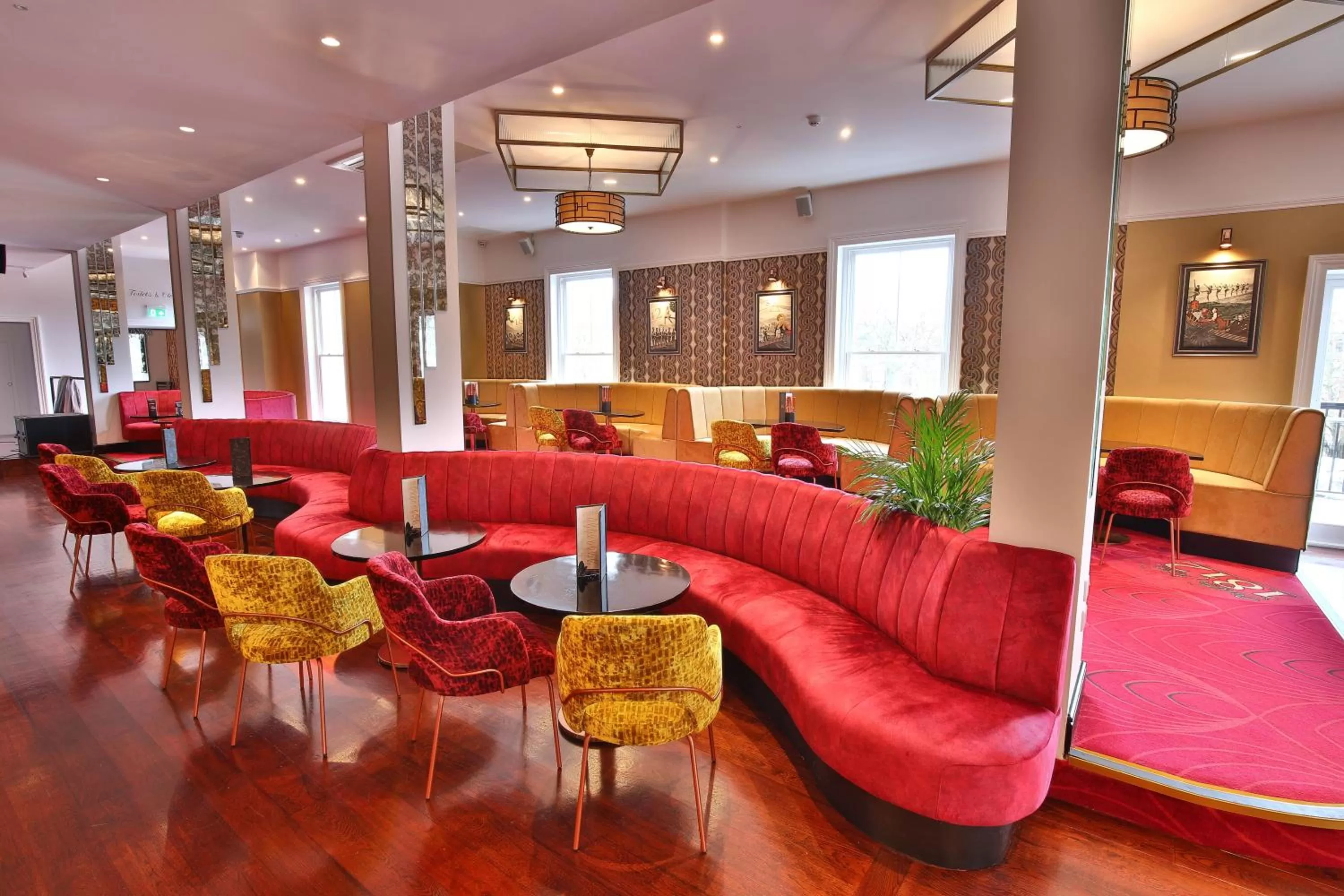 Lounge or bar in Royal Exeter Hotel