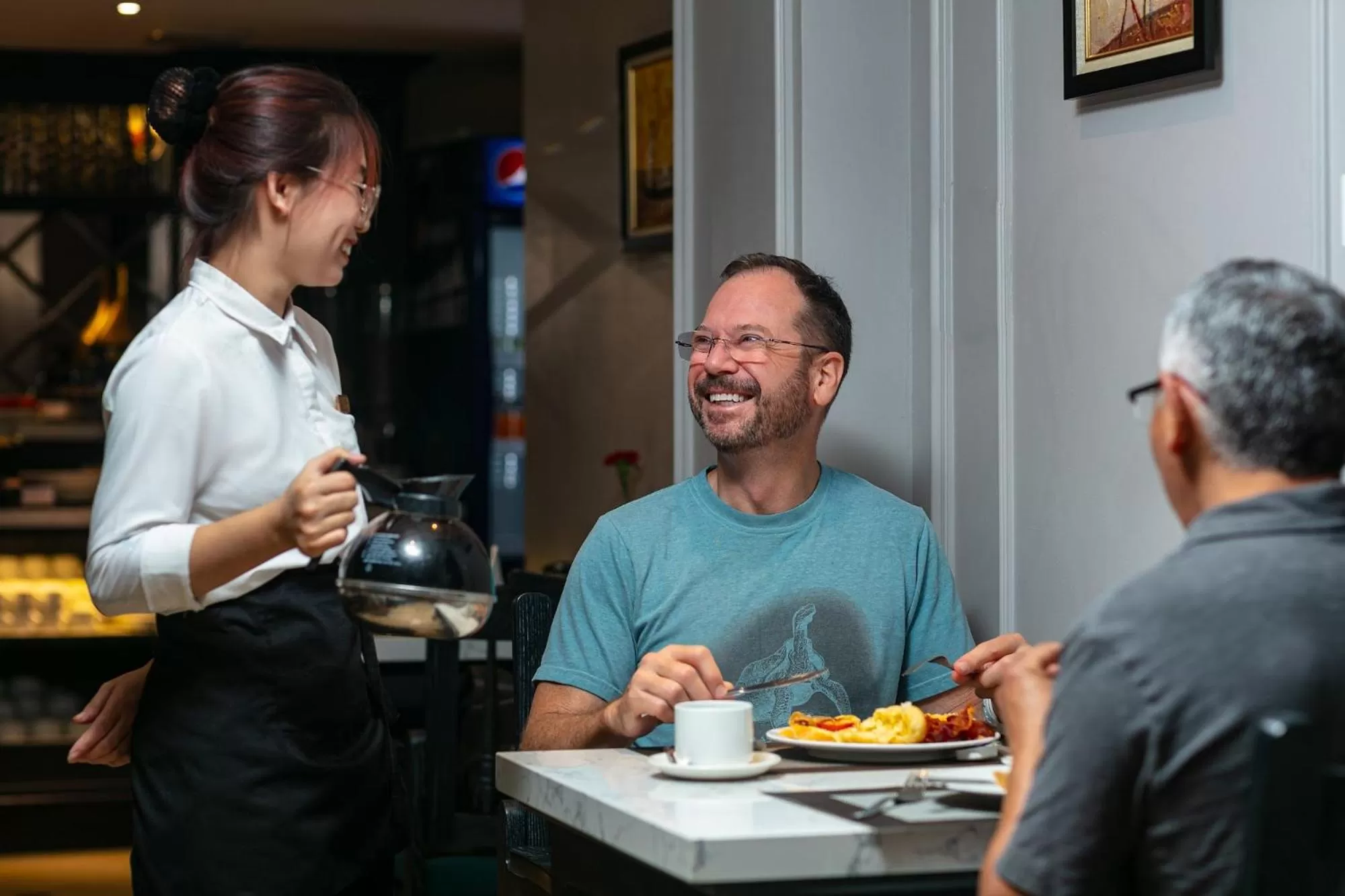 Restaurant/places to eat in Scent Premium Hotel