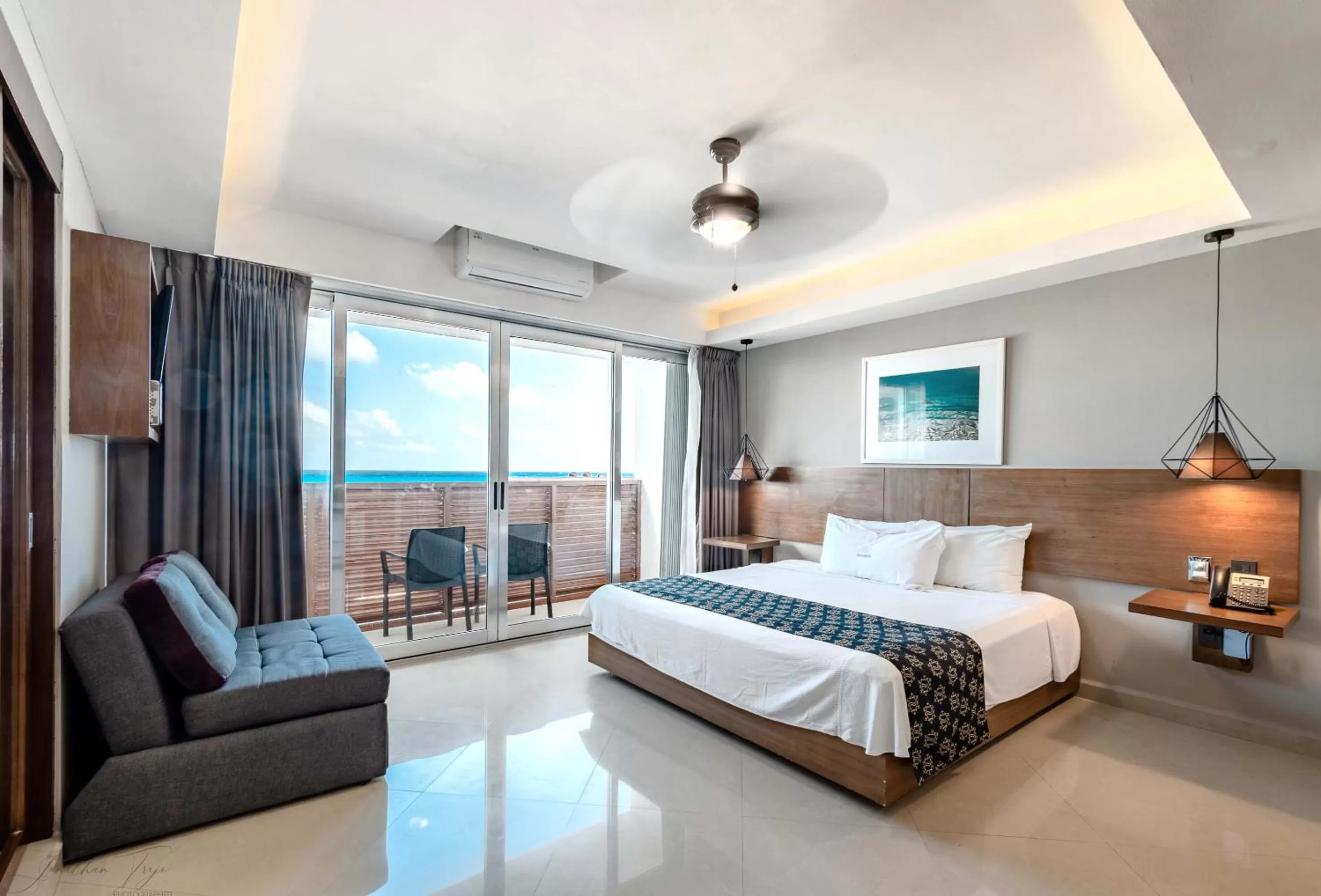 Deluxe Suite with Sea View in Ocean Dream Cancun by GuruHotel
