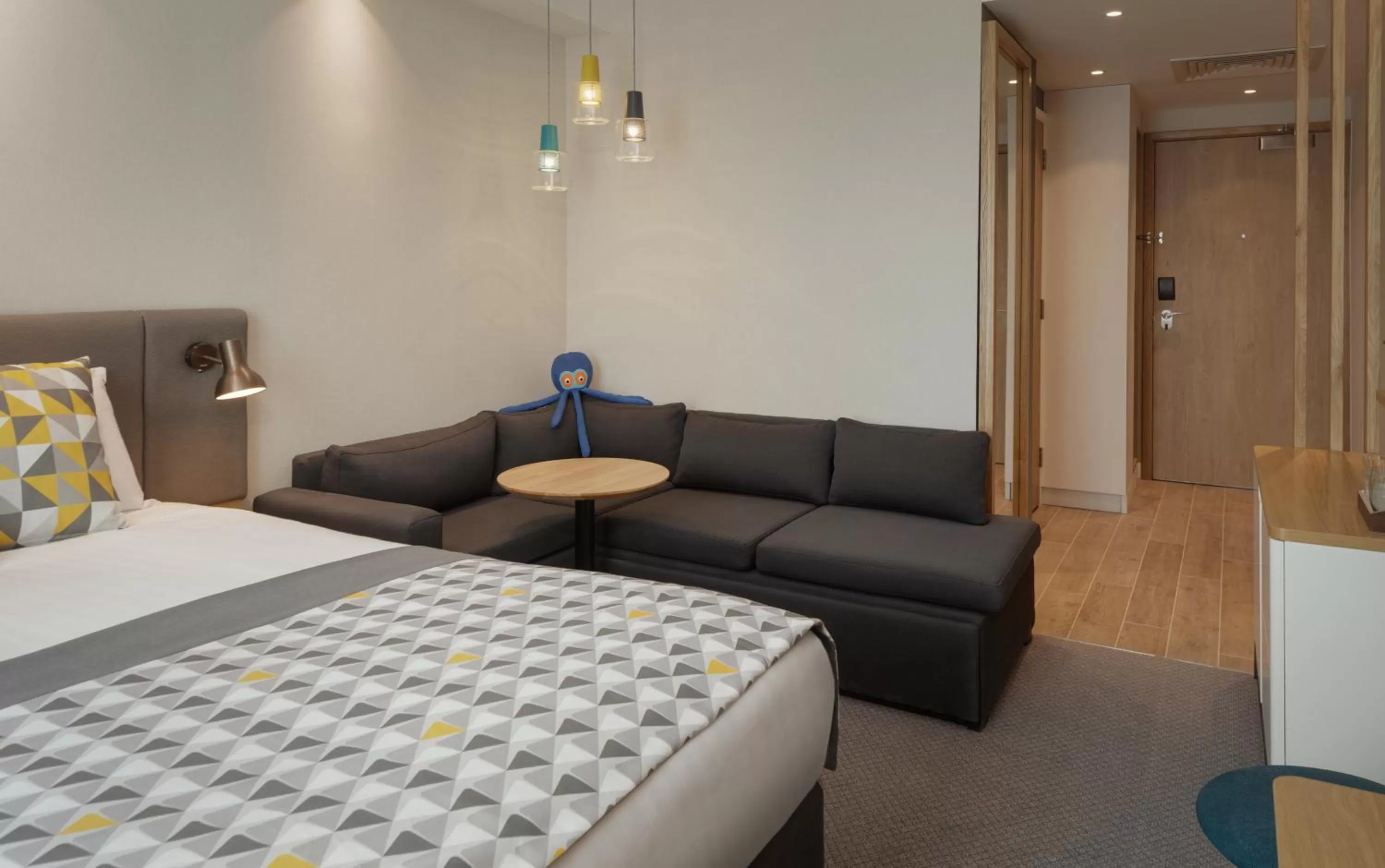 Bed in Holiday Inn London Heathrow - Bath Road by IHG