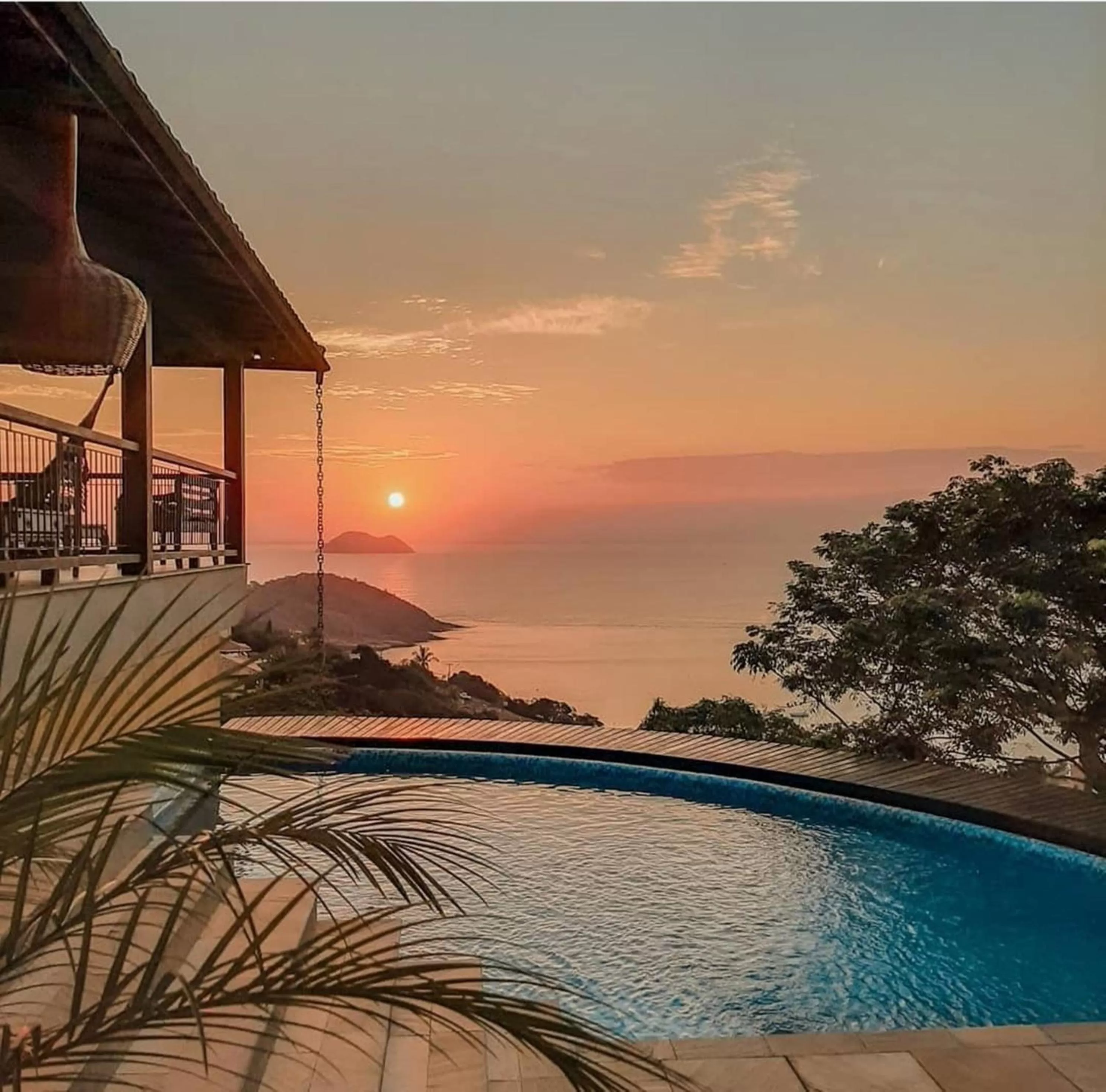 Sunset, Swimming Pool in La Belle Maison Brigitte Bardot