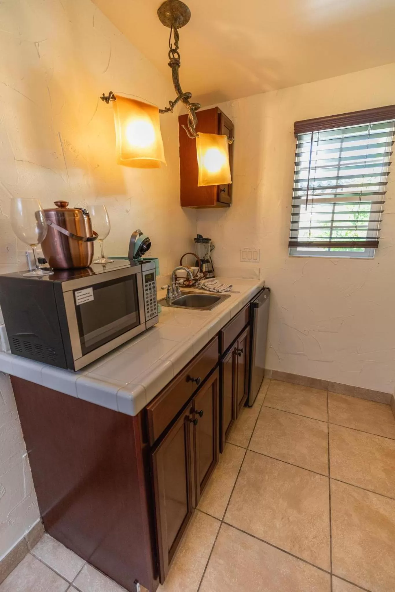 Kitchen or kitchenette in Old Ranch Inn - Adults Only 21 & Up