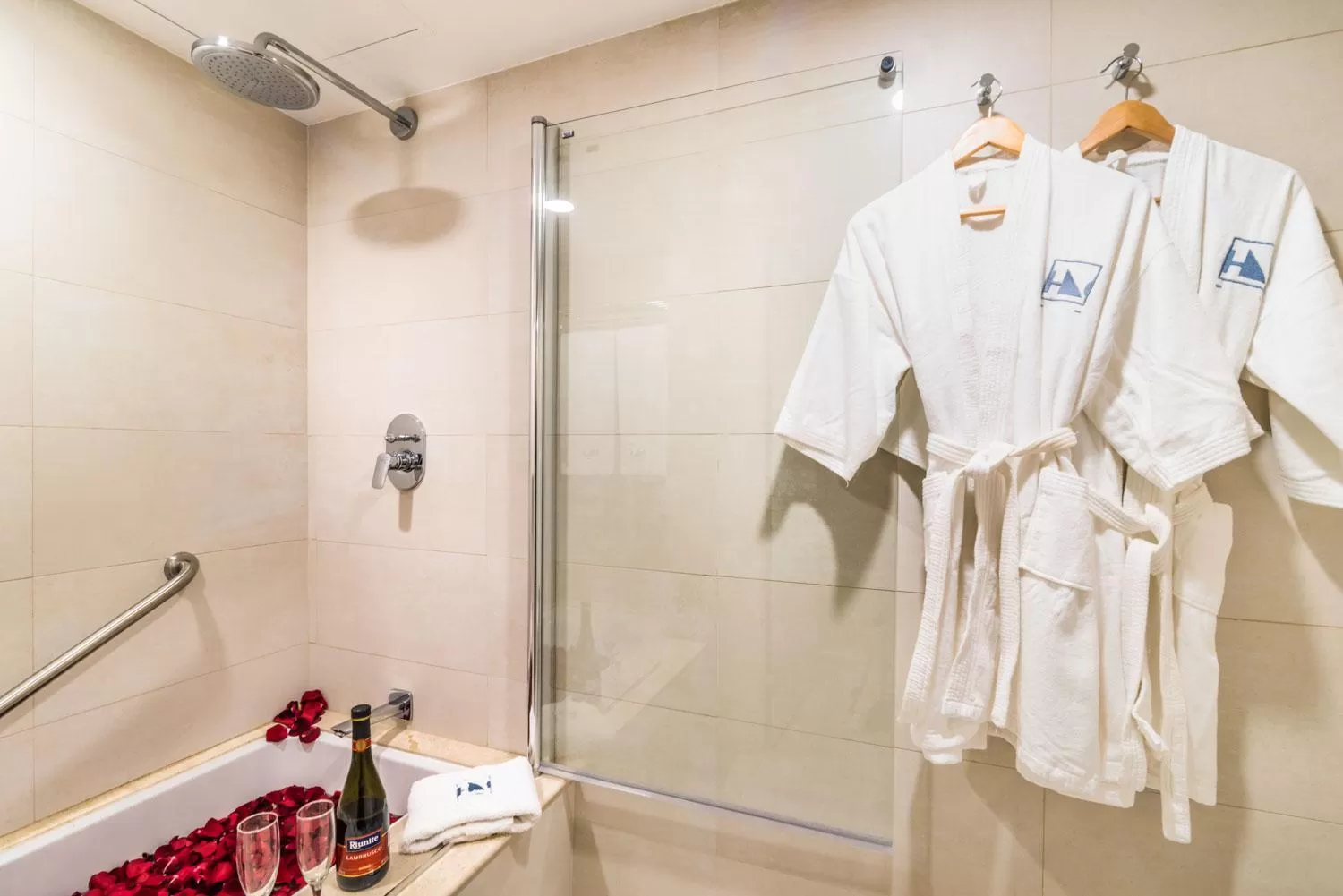 Toilet in Eurostars Zona Rosa Suites