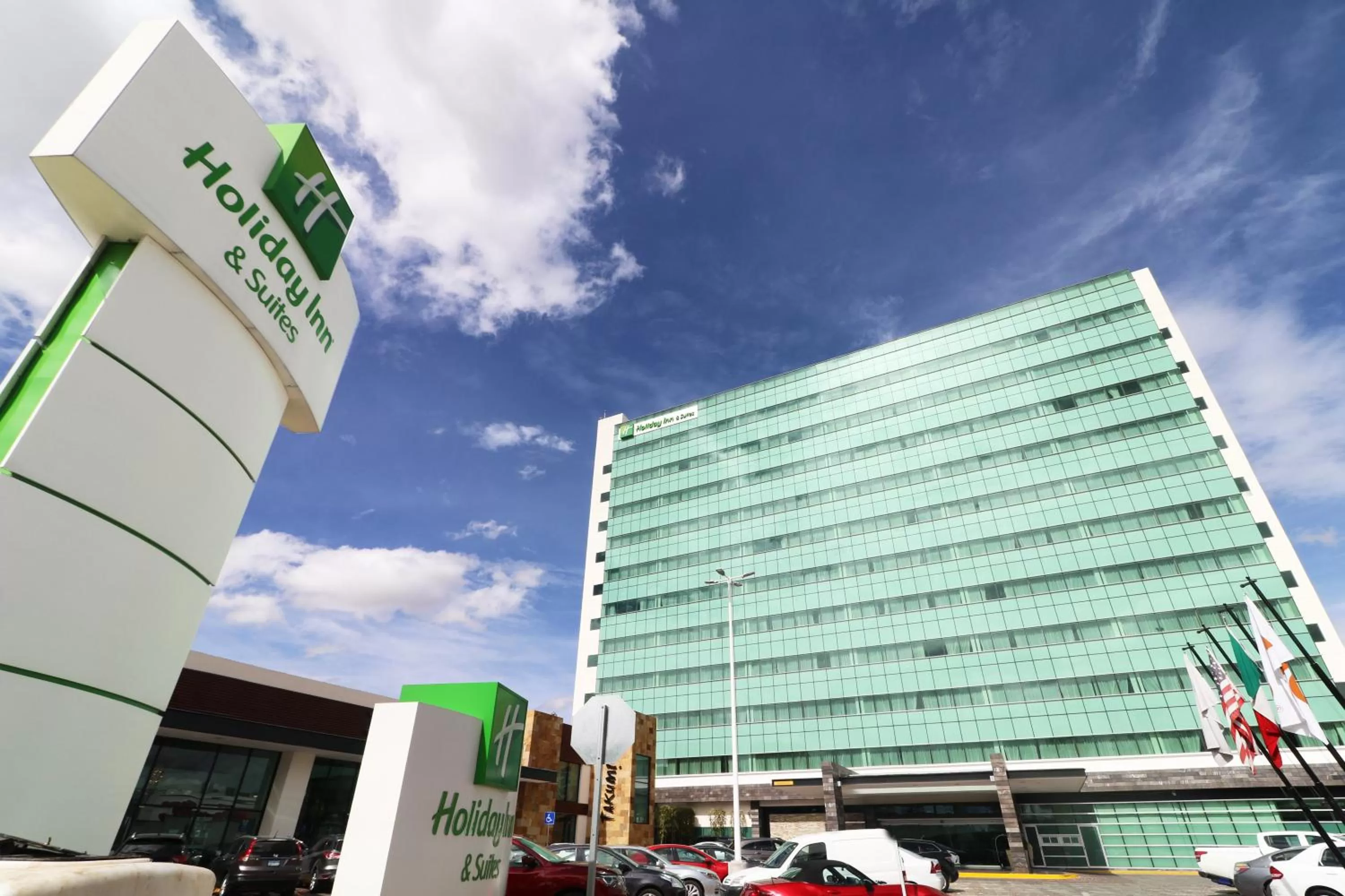 Property building in Holiday Inn & Suites Plaza Mayor by IHG