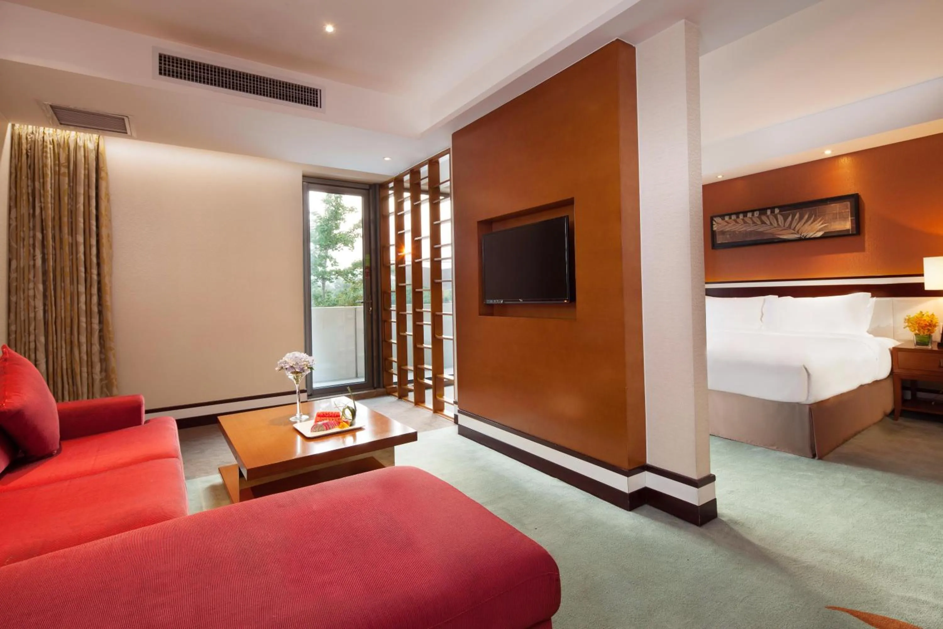 Photo of the whole room in Holiday Inn Beijing Shijingshan Parkview by IHG