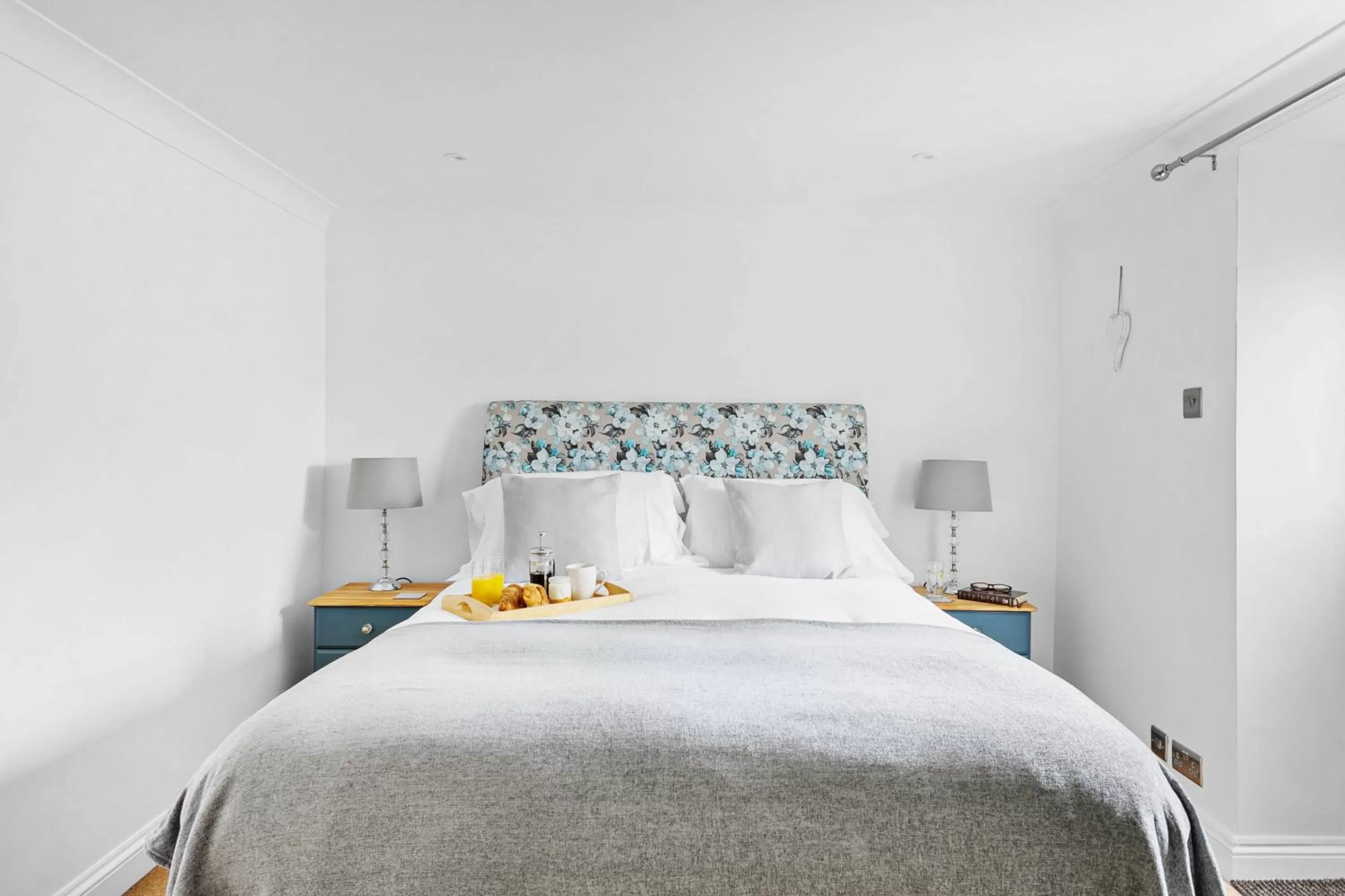 Bedroom, Bed in The Berburry