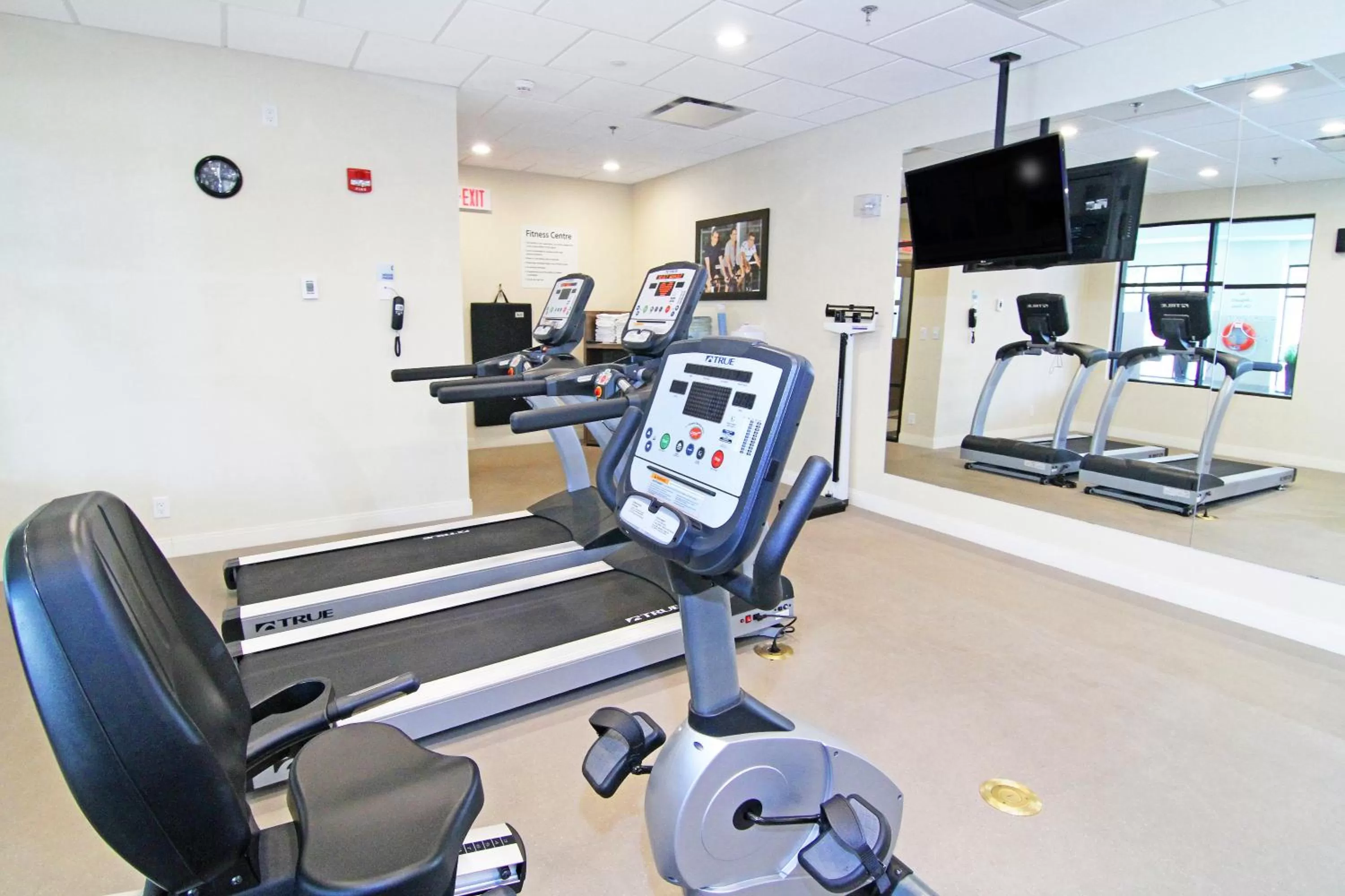 Spa and wellness centre/facilities in Holiday Inn Express and Suites Calgary University by IHG