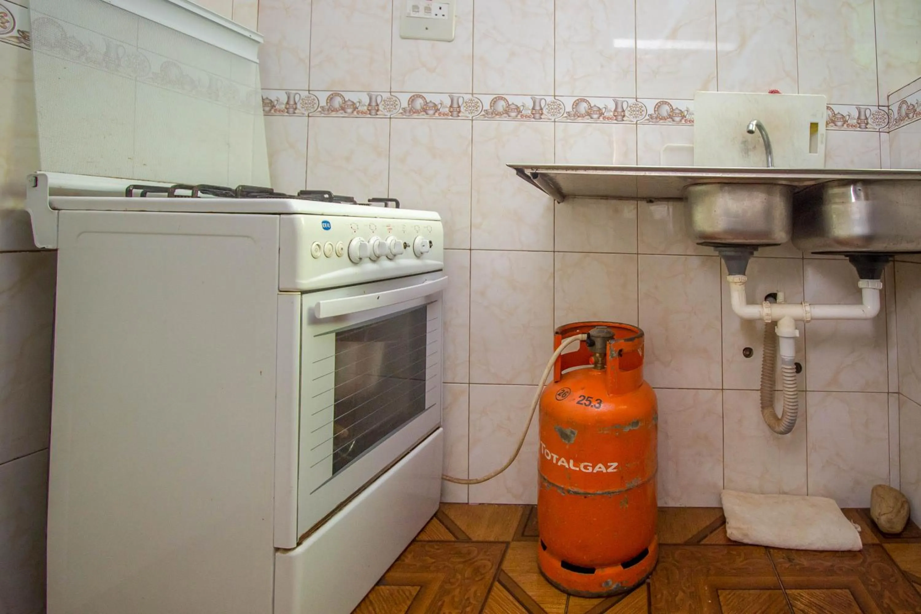 Kitchen or kitchenette in Minister's Village Hotel