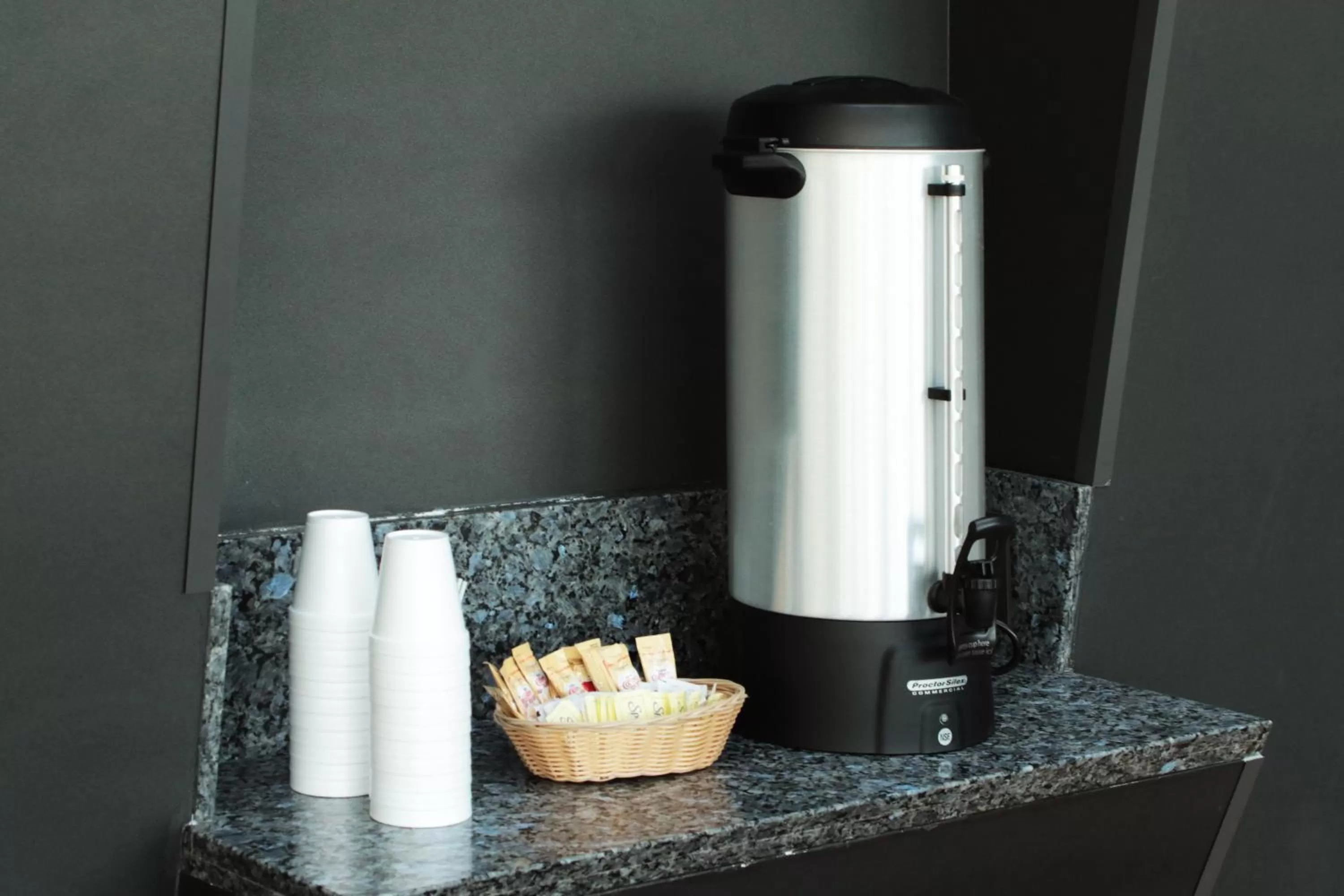 Coffee/tea facilities in Holiday Inn Express San Luis Potosí by IHG