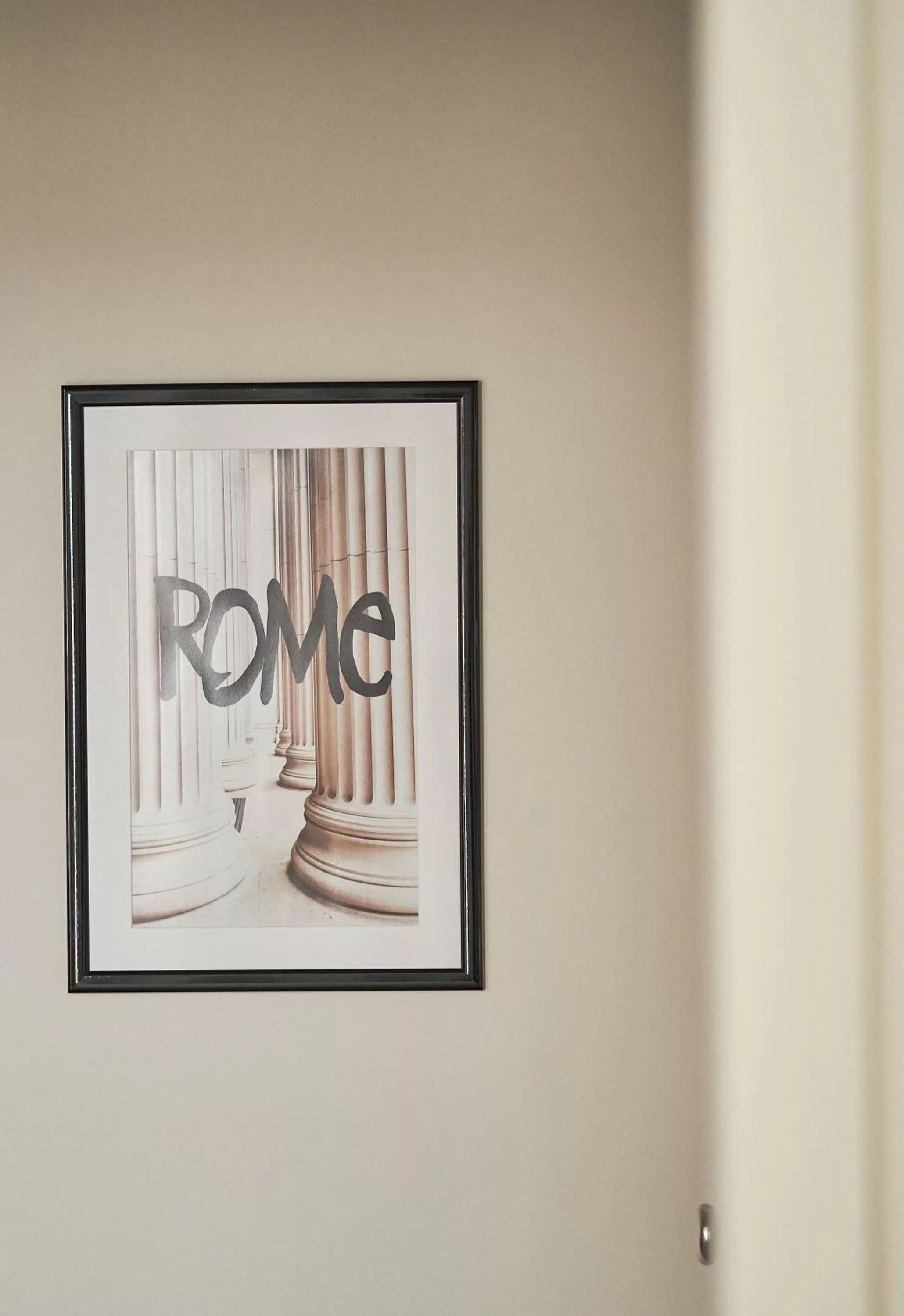 Decorative detail in Trastevere Roma UNA Esperienze