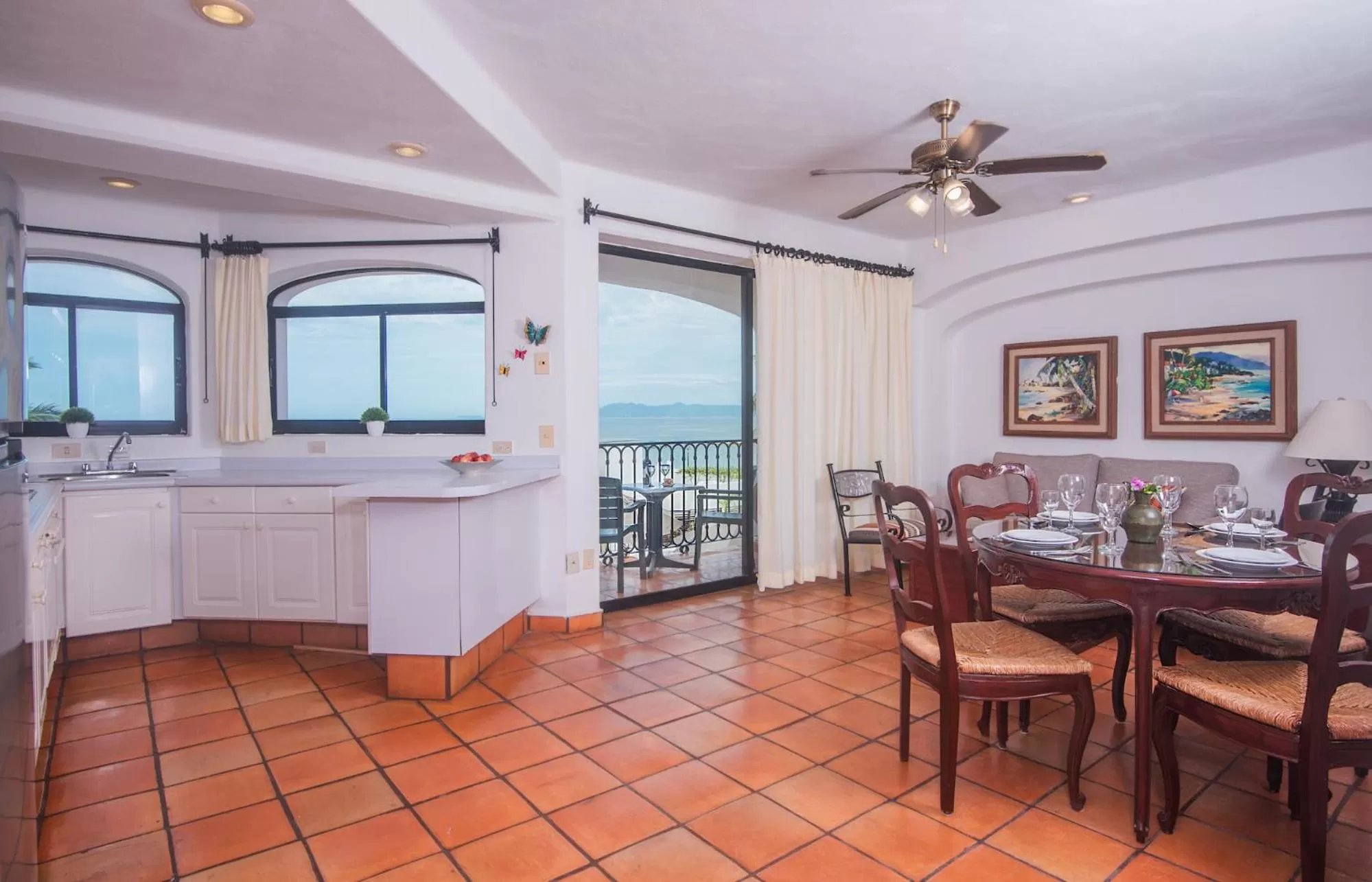 Dining area in One Beach Street Zona Romantica Puerto Vallarta