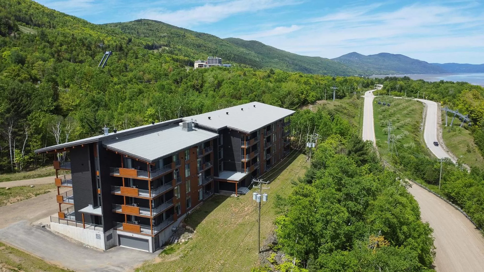 Property building, Bird's-eye View in Appartements au Massif - Les Caches de la Grande Pointe - Ski, Vélo, Plein-air